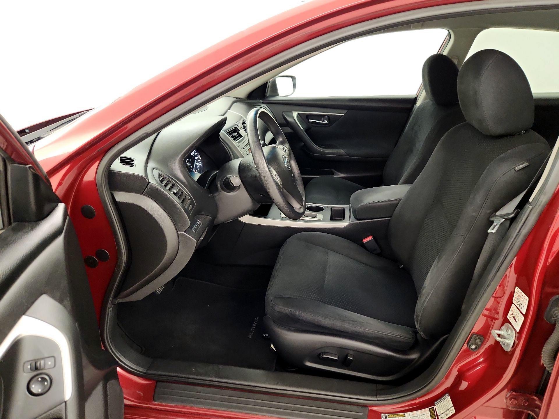 Thumbnail: 2015 Nissan Altima - 11
