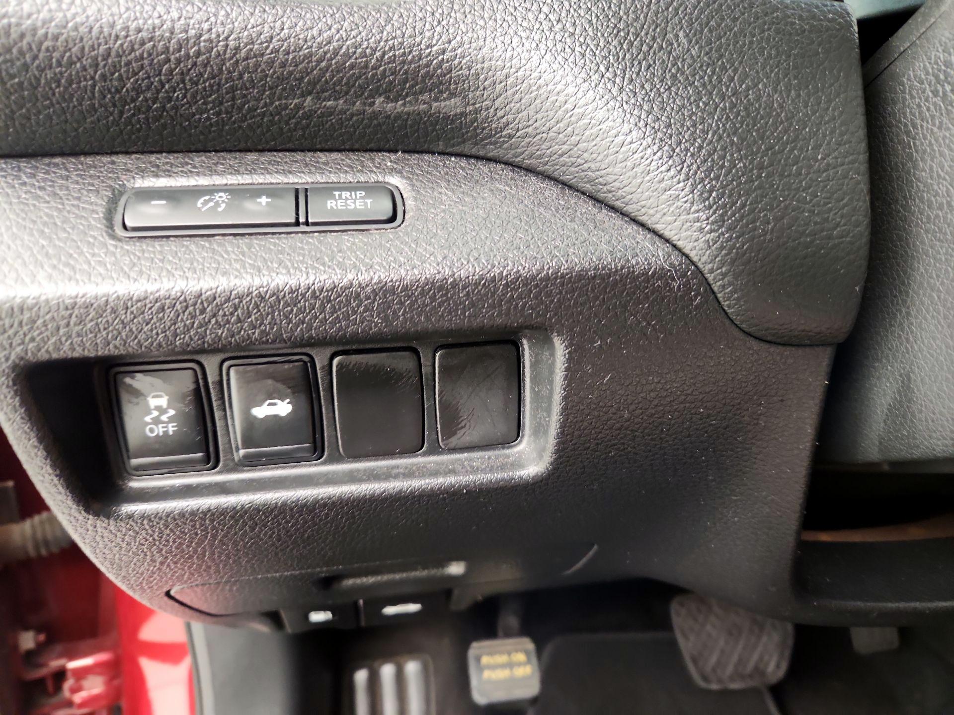 Thumbnail: 2015 Nissan Altima - 13