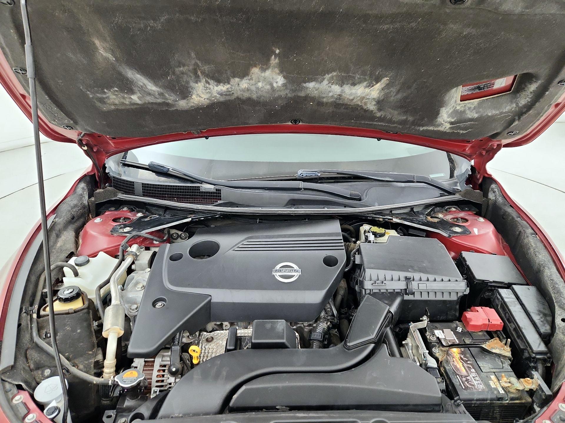 Thumbnail: 2015 Nissan Altima - 20