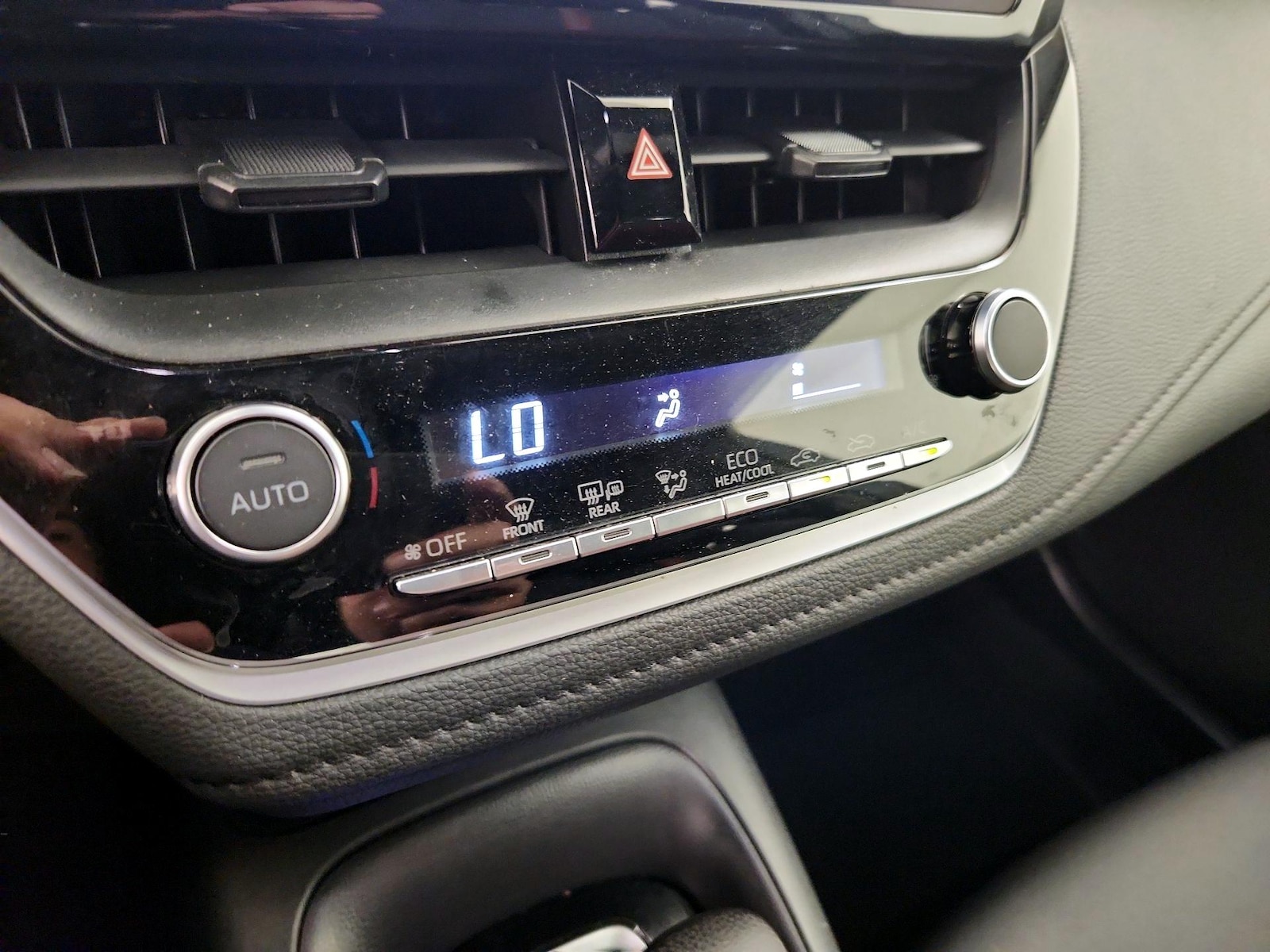 2024 Toyota Corolla SE - Photo 17