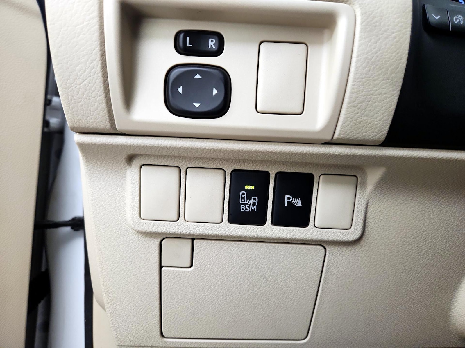 2014 Lexus ES 350 - Photo 14
