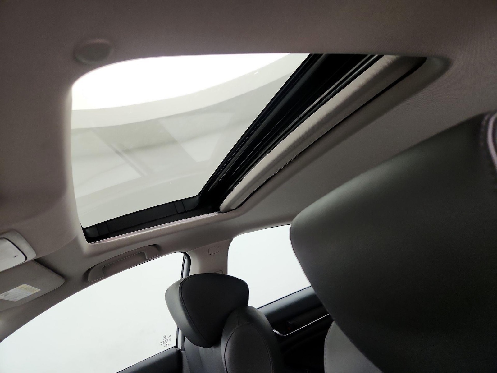 Sunroof(s) & Overhead Airbags