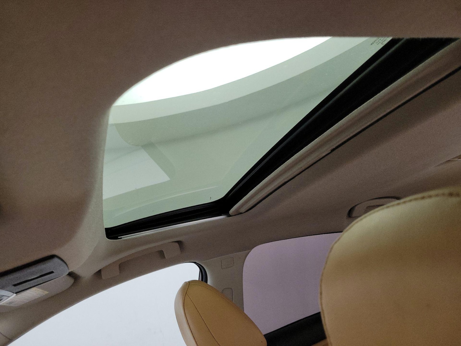 Sunroof(s) & Overhead Airbags