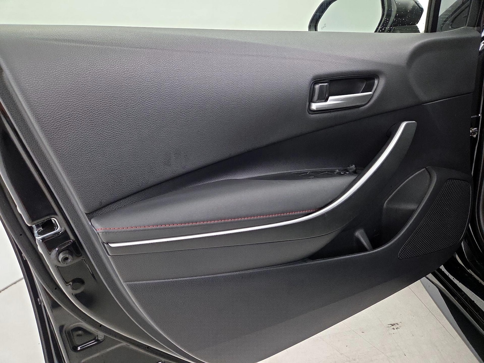 2023 Toyota Corolla LE - Photo 13