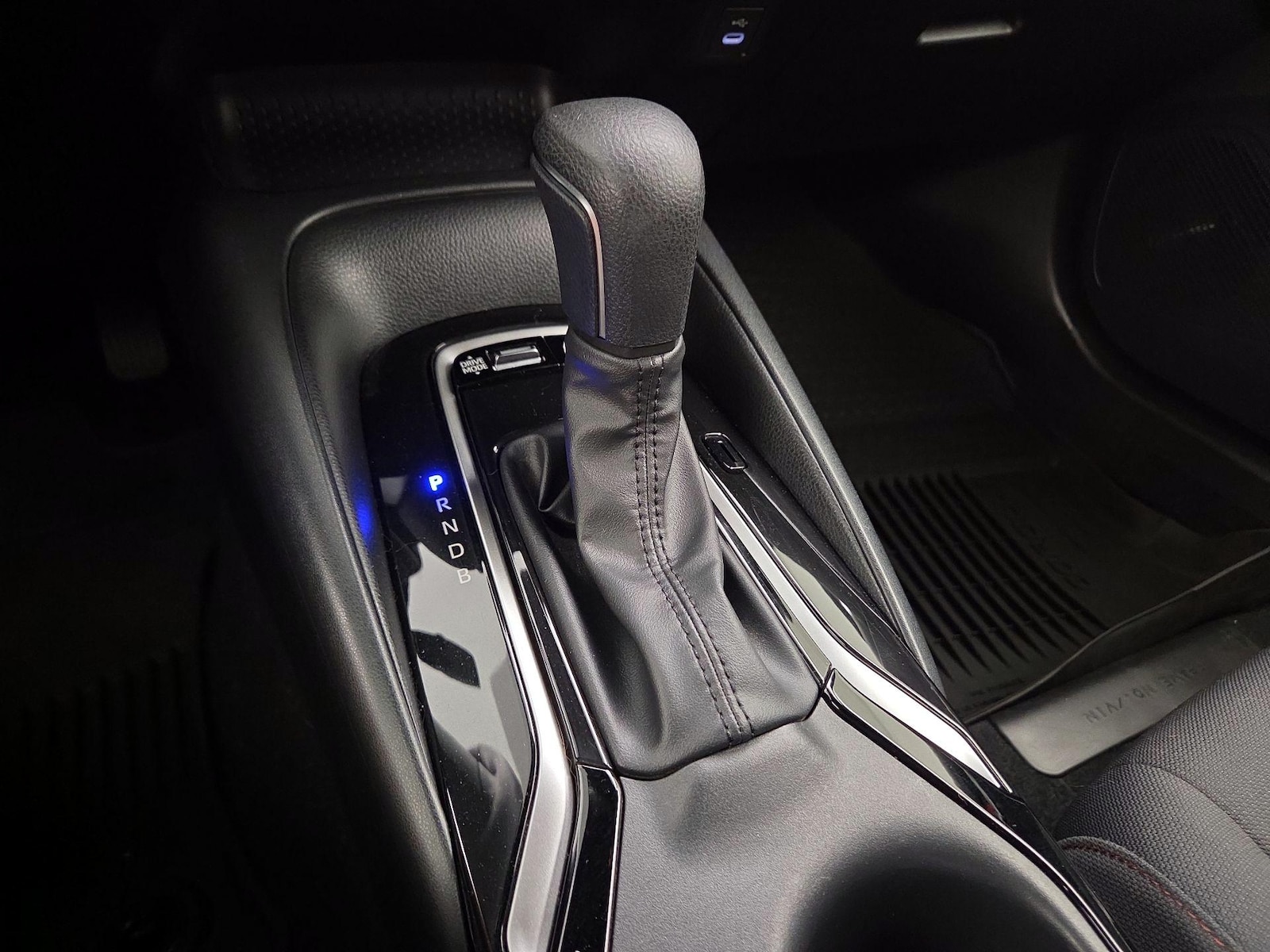2023 Toyota Corolla LE - Photo 18
