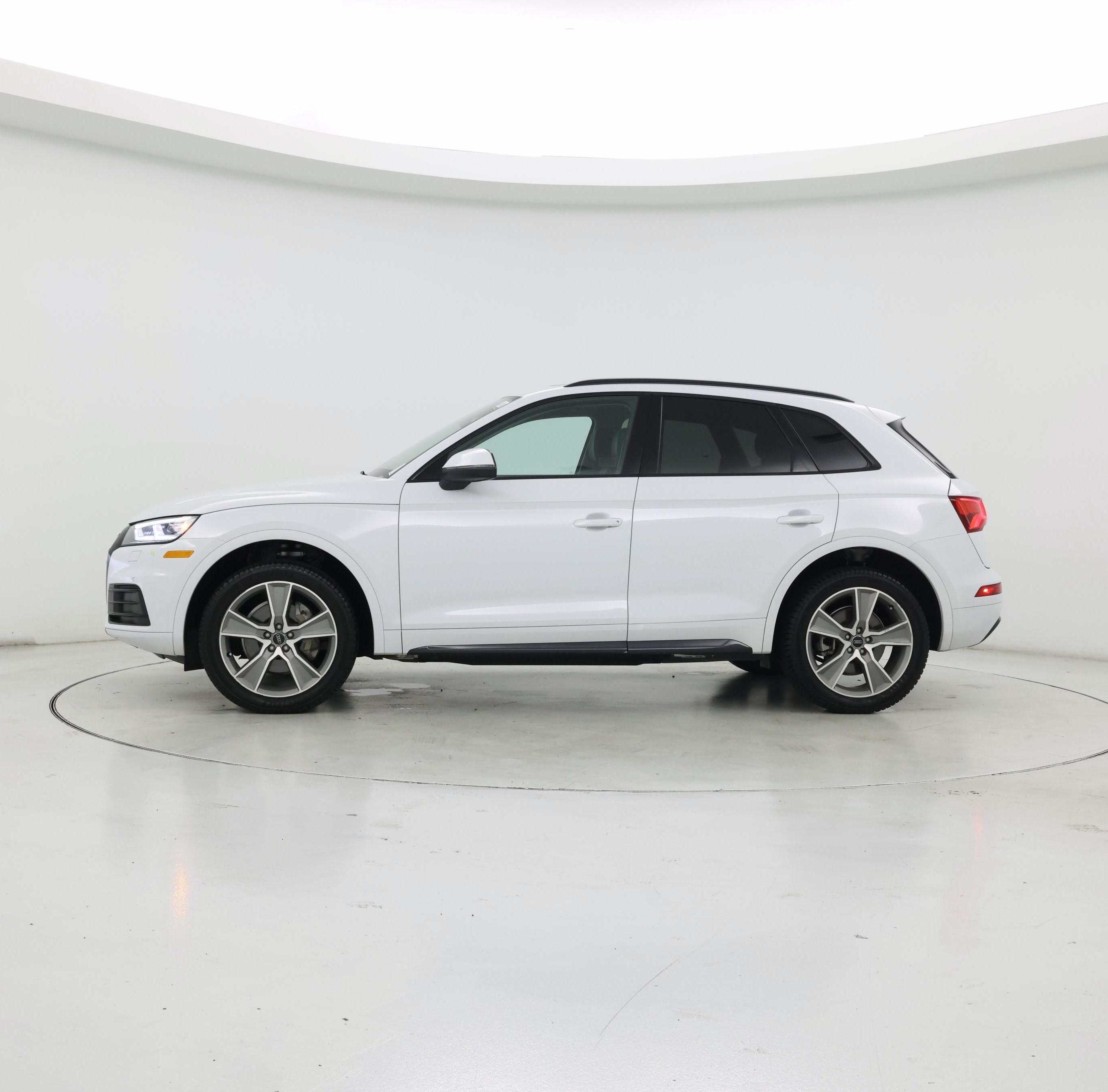 Thumbnail: 2020 Audi Q5 - 3