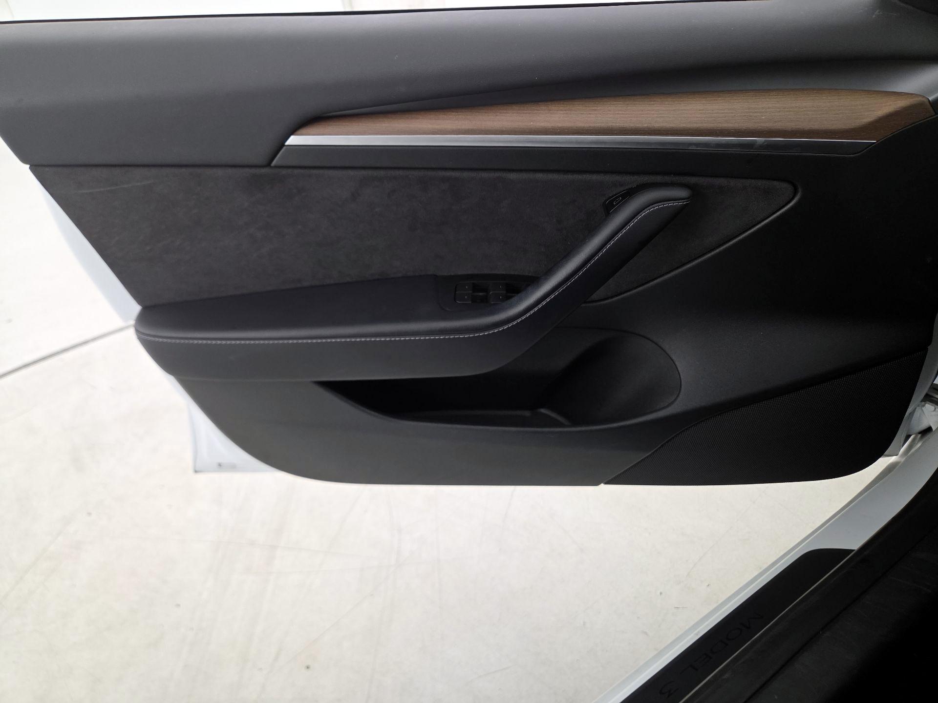 Thumbnail: 2023 Tesla Model 3 - 12