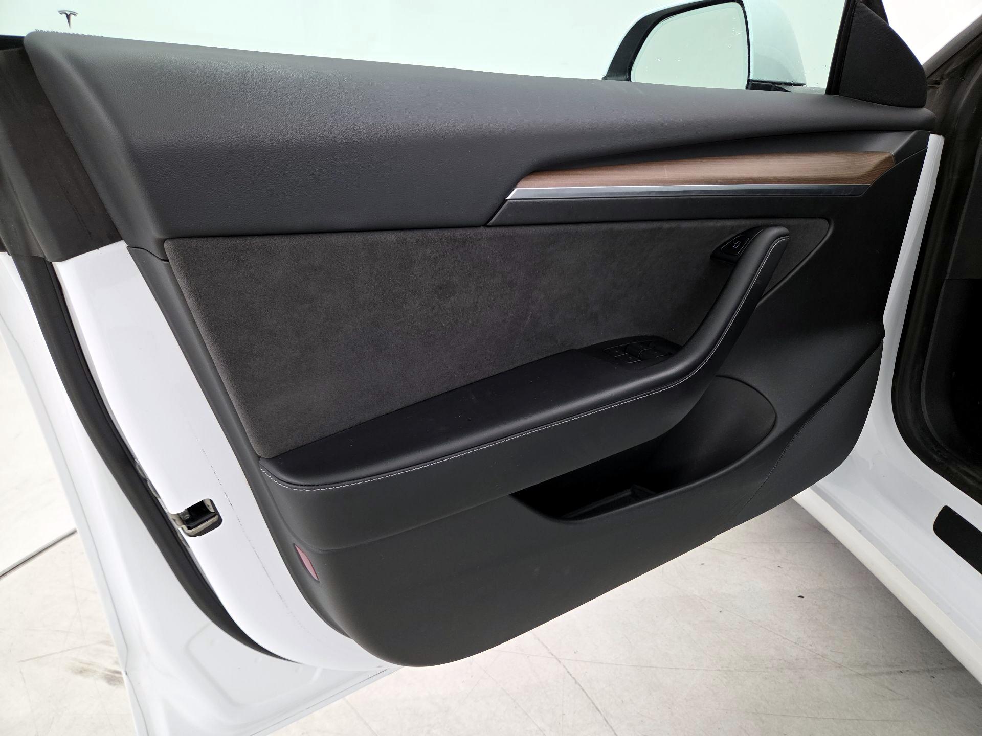 Thumbnail: 2021 Tesla Model 3 - 12
