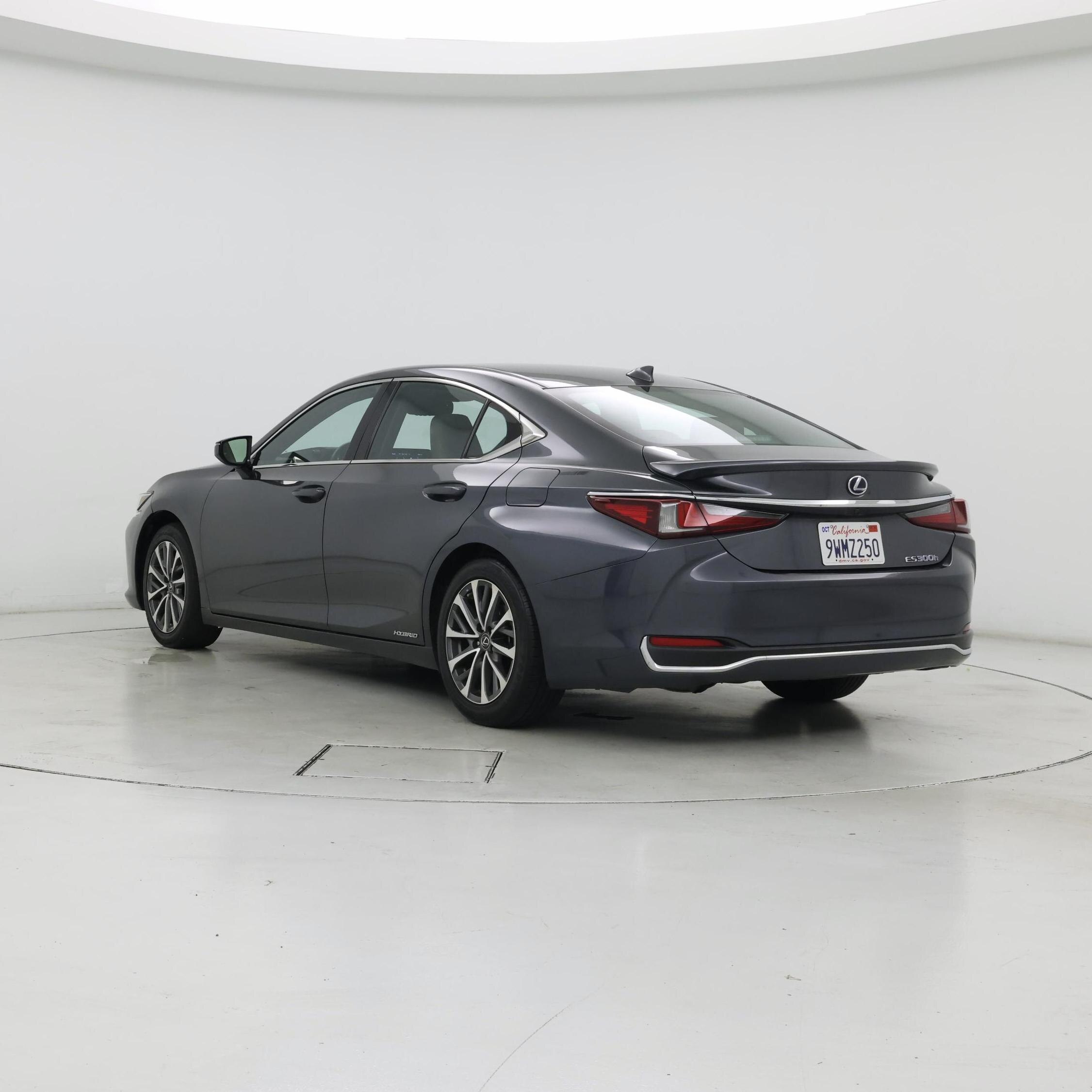 Thumbnail: 2022 Lexus ES - 2