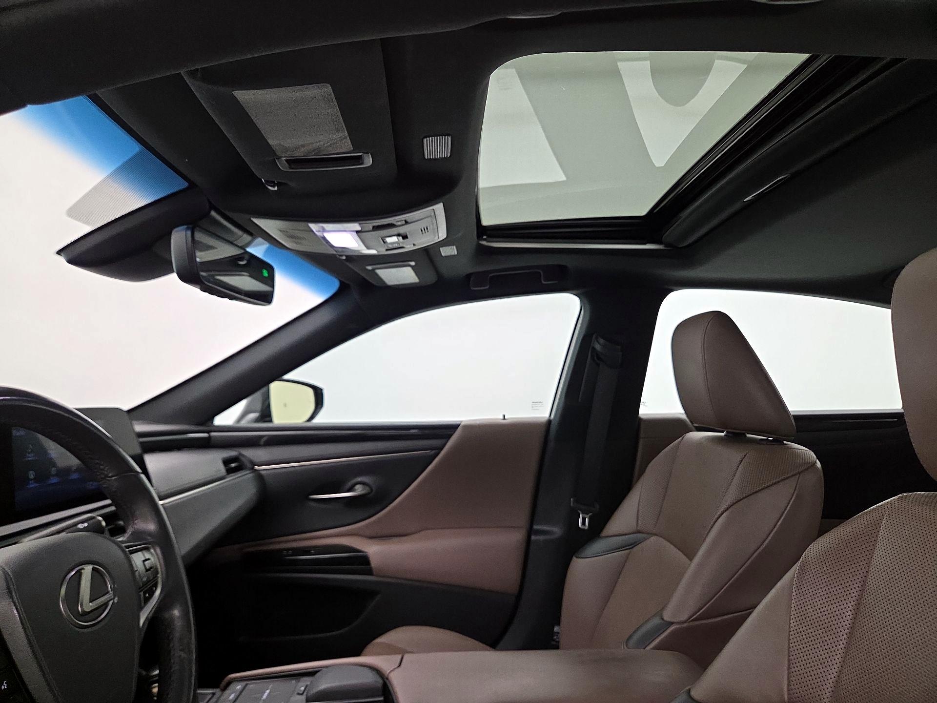 Thumbnail: 2022 Lexus ES - 19
