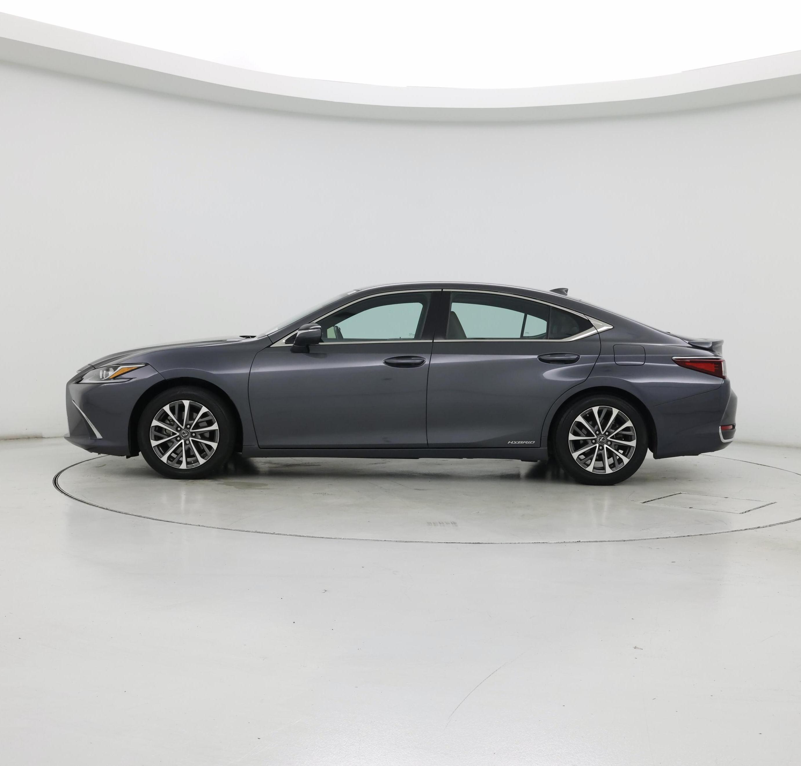 Thumbnail: 2022 Lexus ES - 3