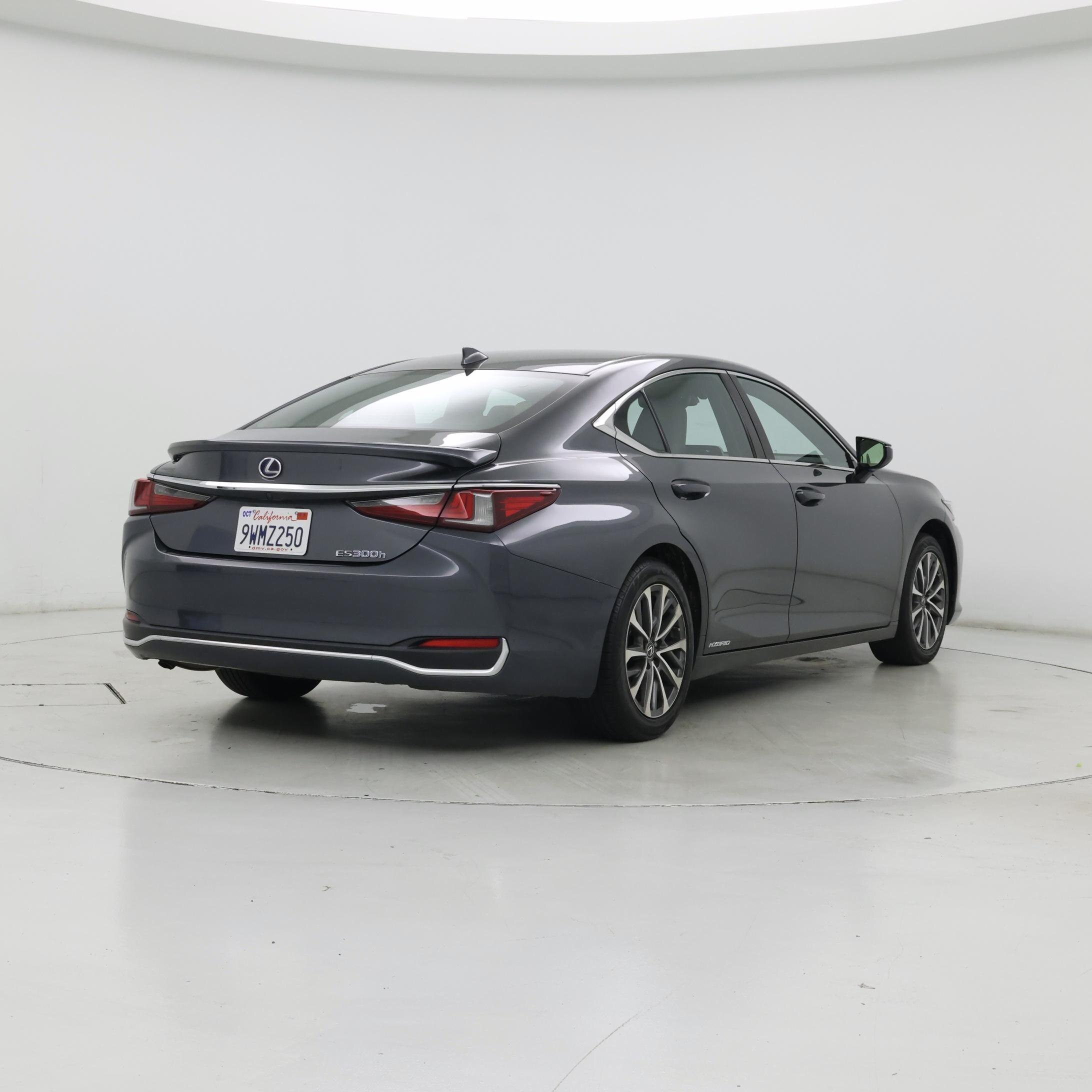 Thumbnail: 2022 Lexus ES - 8