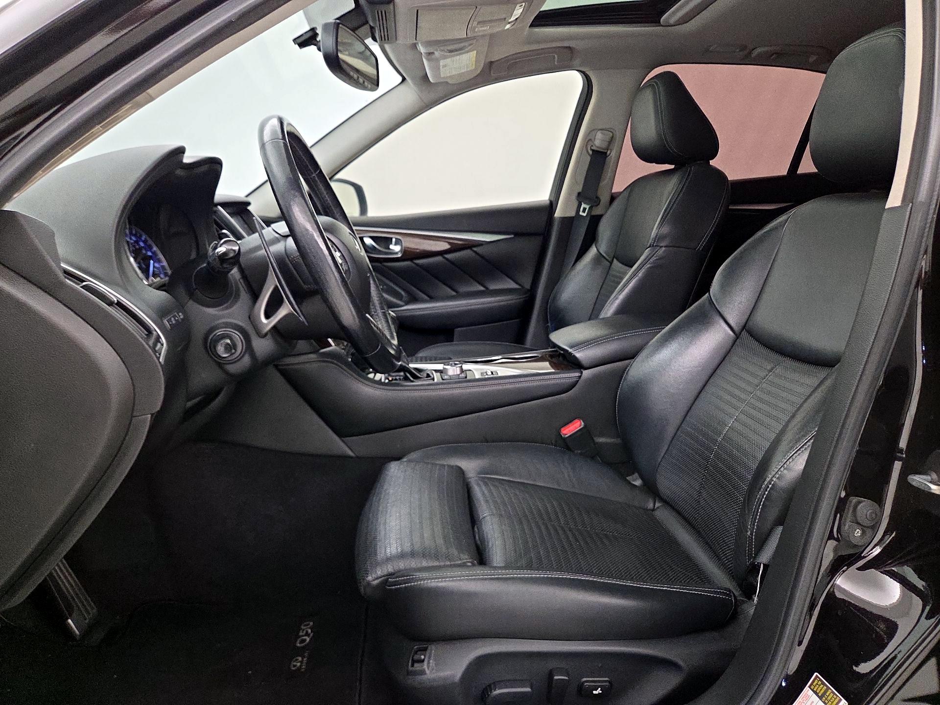 Thumbnail: 2016 INFINITI Q50 - 11