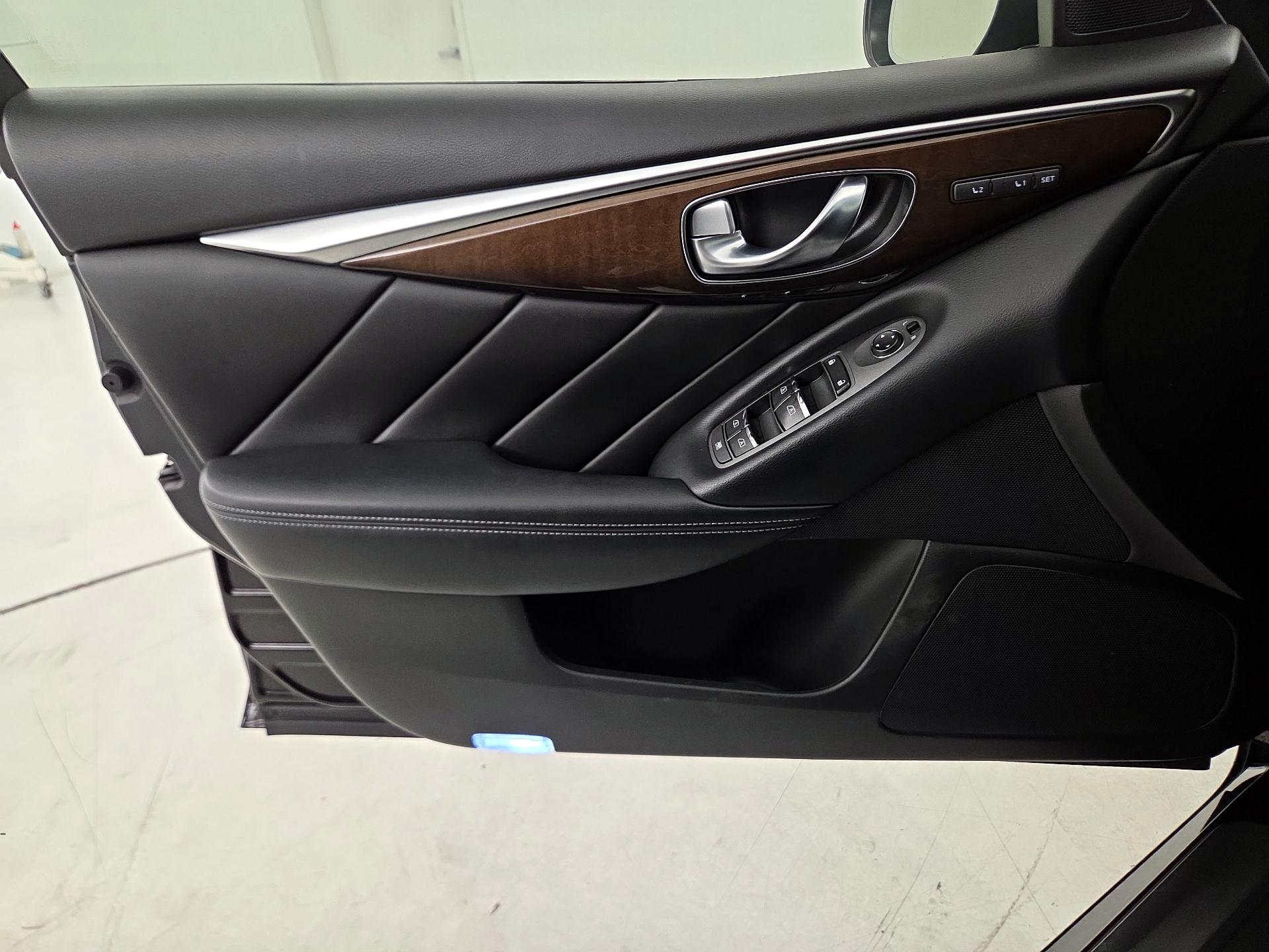 Thumbnail: 2016 INFINITI Q50 - 12