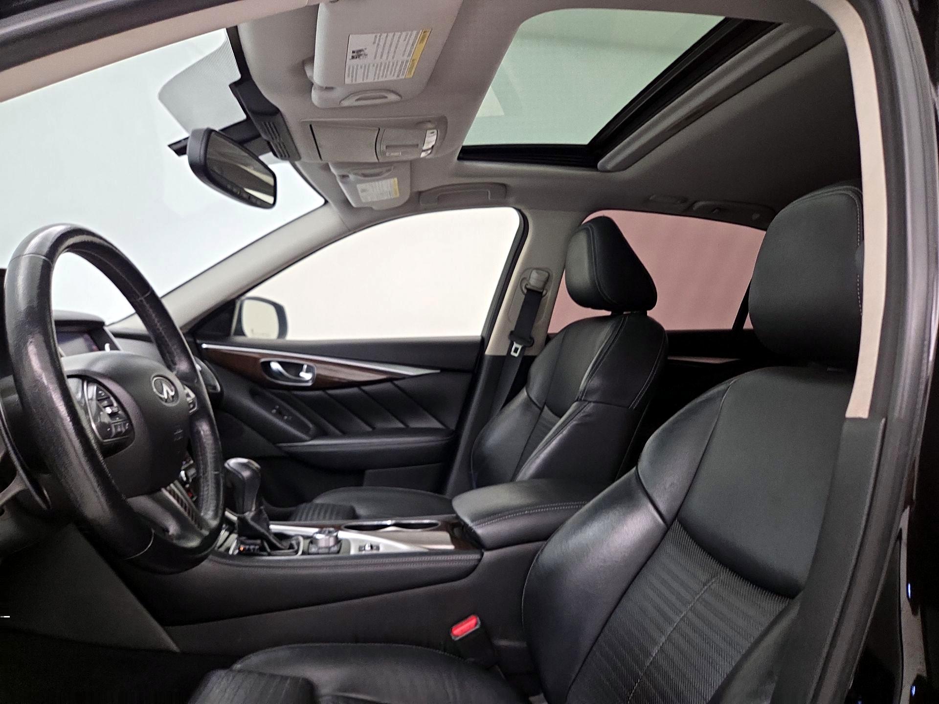 Thumbnail: 2016 INFINITI Q50 - 20