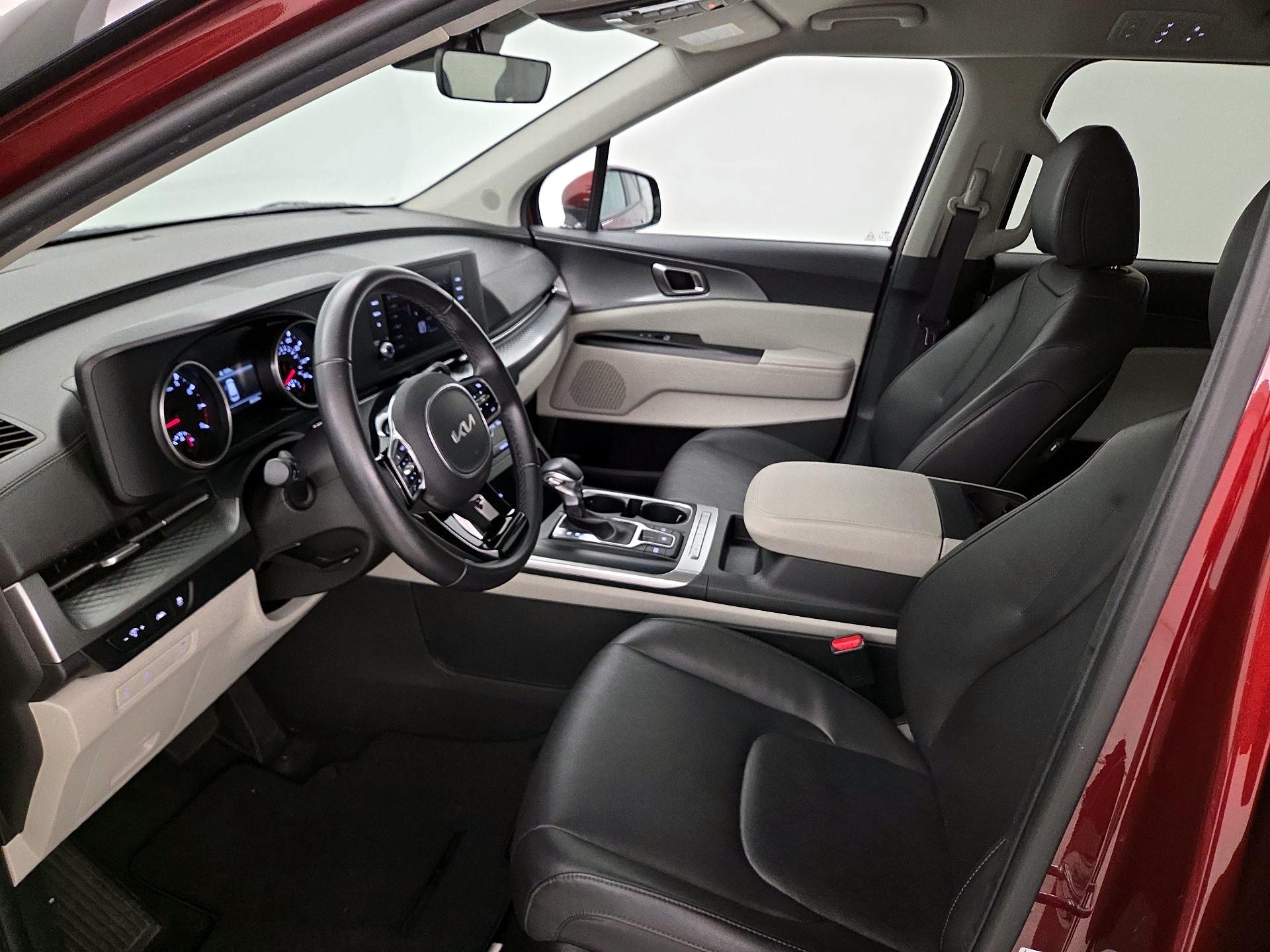 Thumbnail: 2023 Kia Carnival - 11
