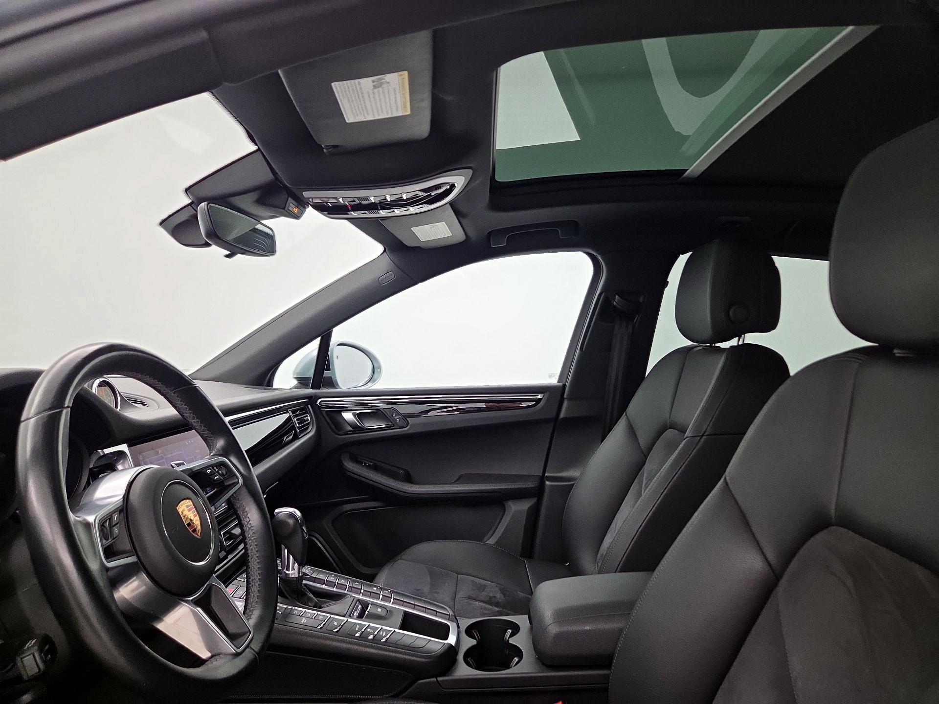 Thumbnail: 2021 Porsche Macan - 20