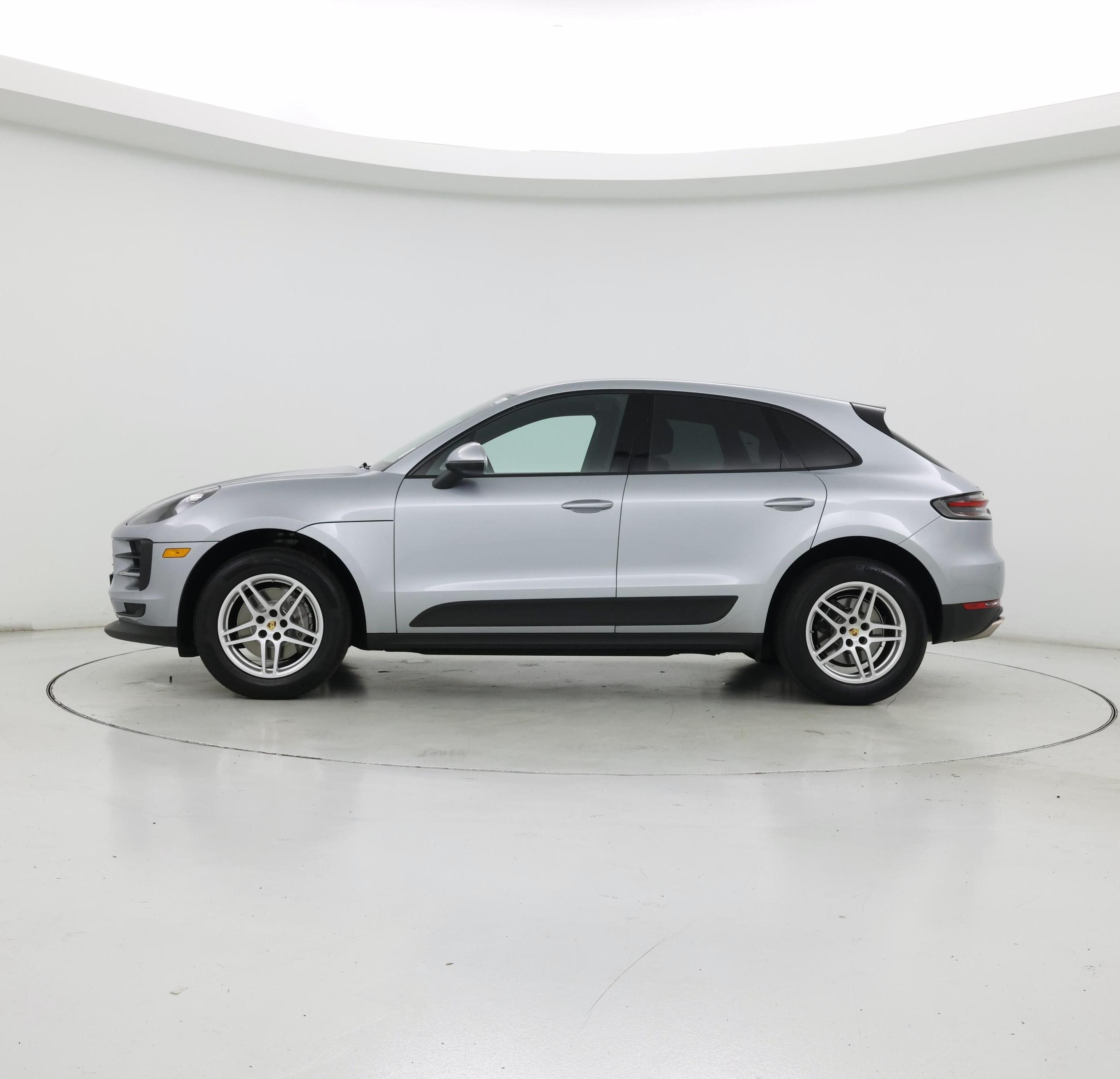 Thumbnail: 2021 Porsche Macan - 3