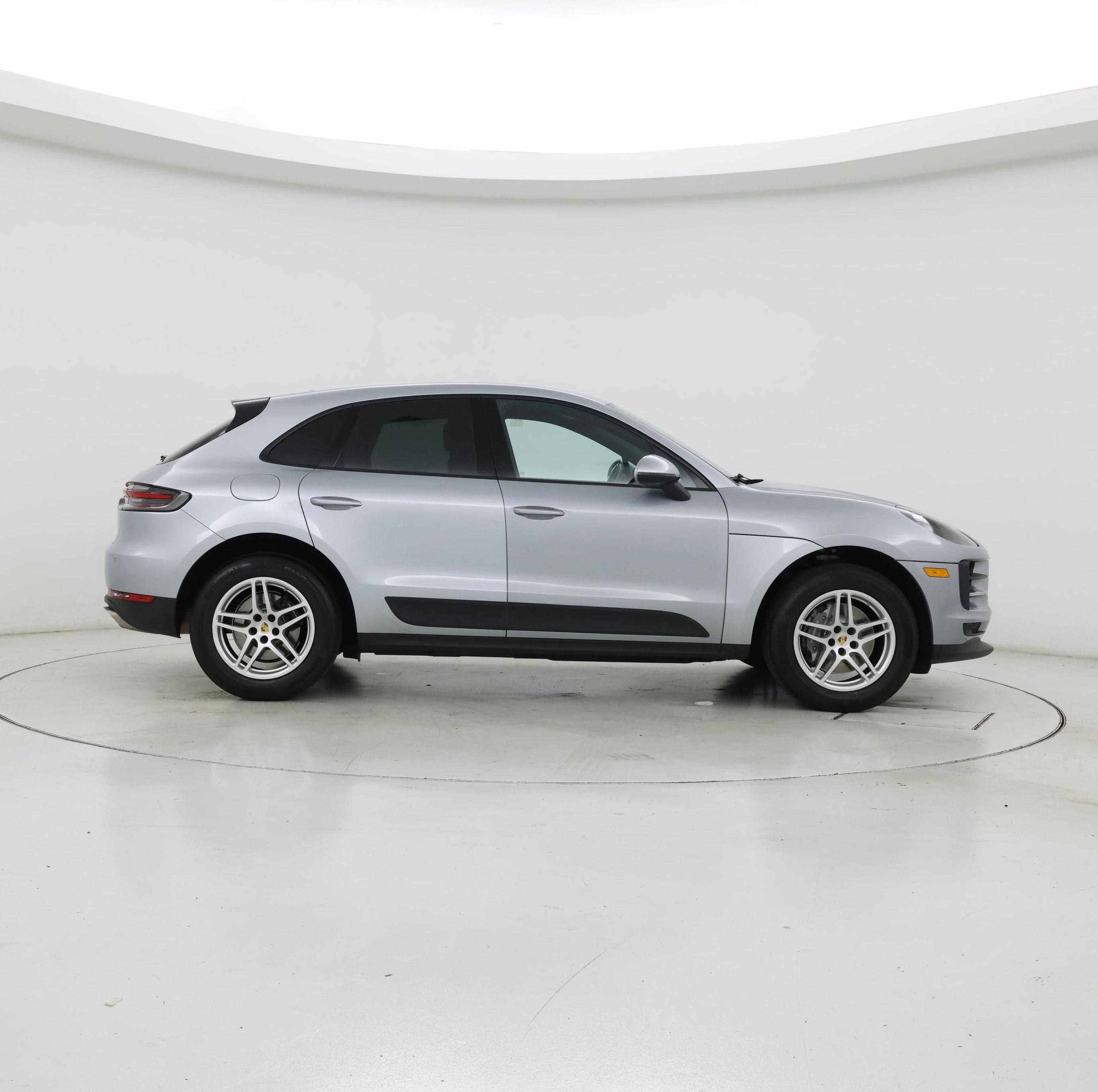 Thumbnail: 2021 Porsche Macan - 7