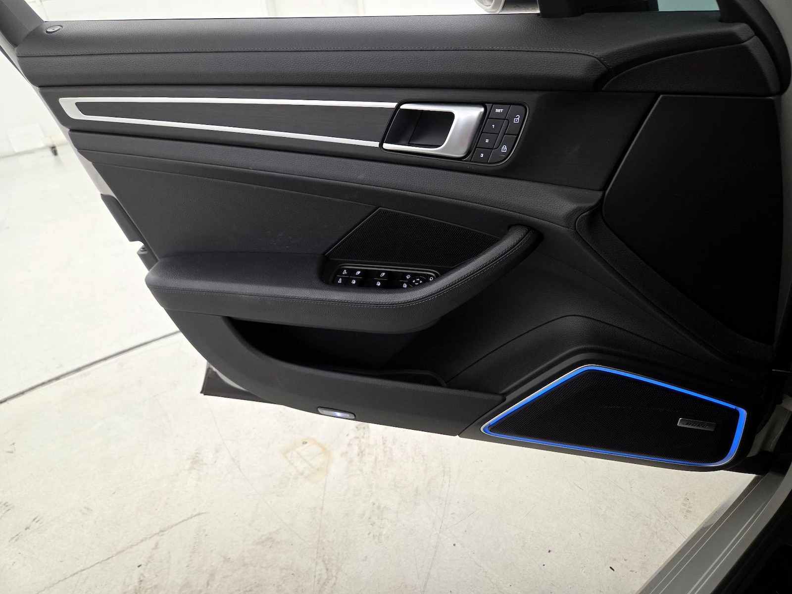2022 Porsche Panamera Platinum Edition - Photo 13