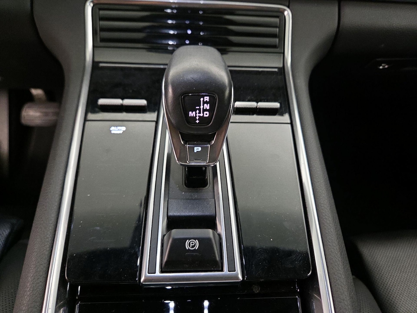 2022 Porsche Panamera Platinum Edition - Photo 19