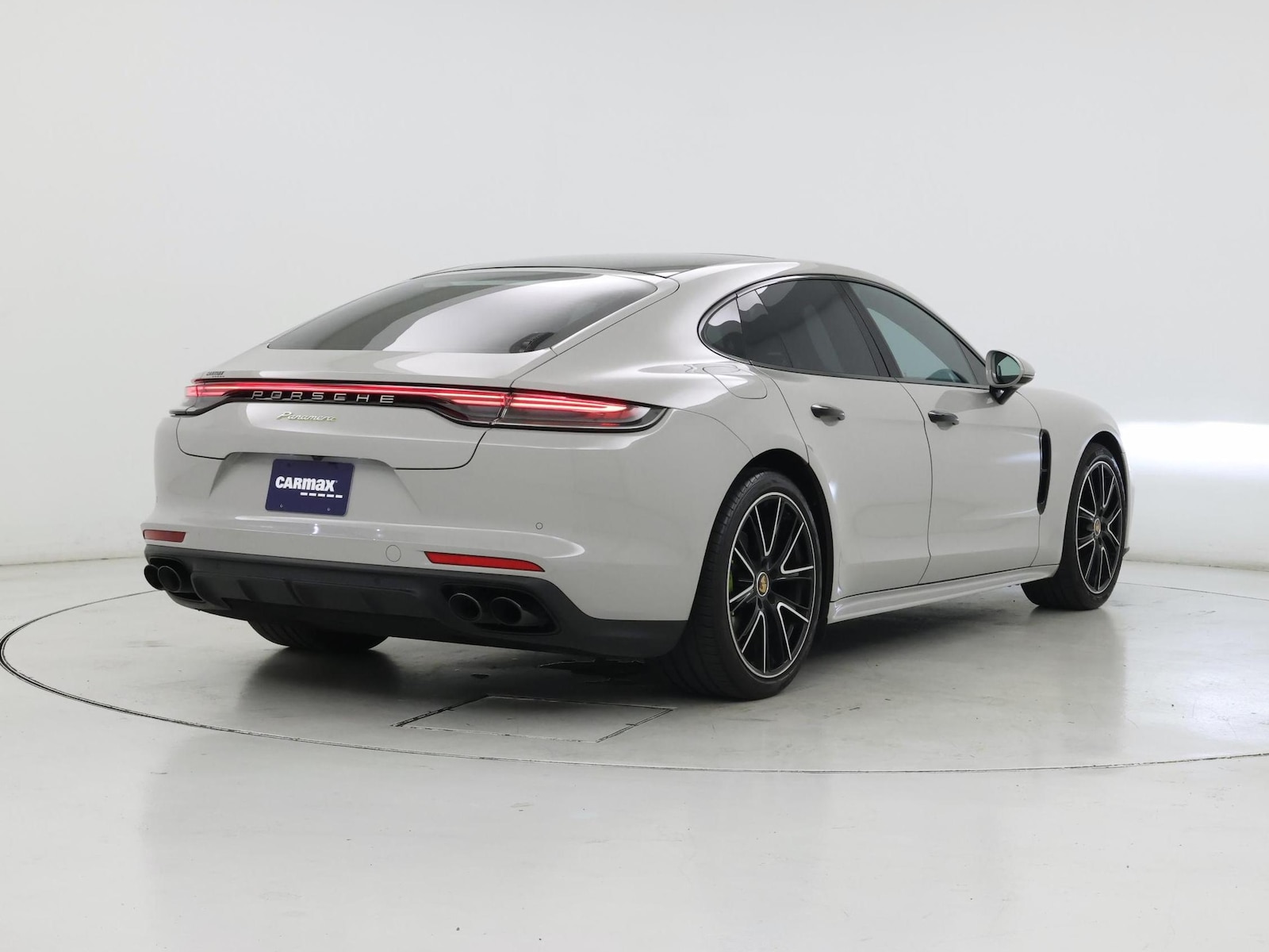 2022 Porsche Panamera Platinum Edition - Photo 9
