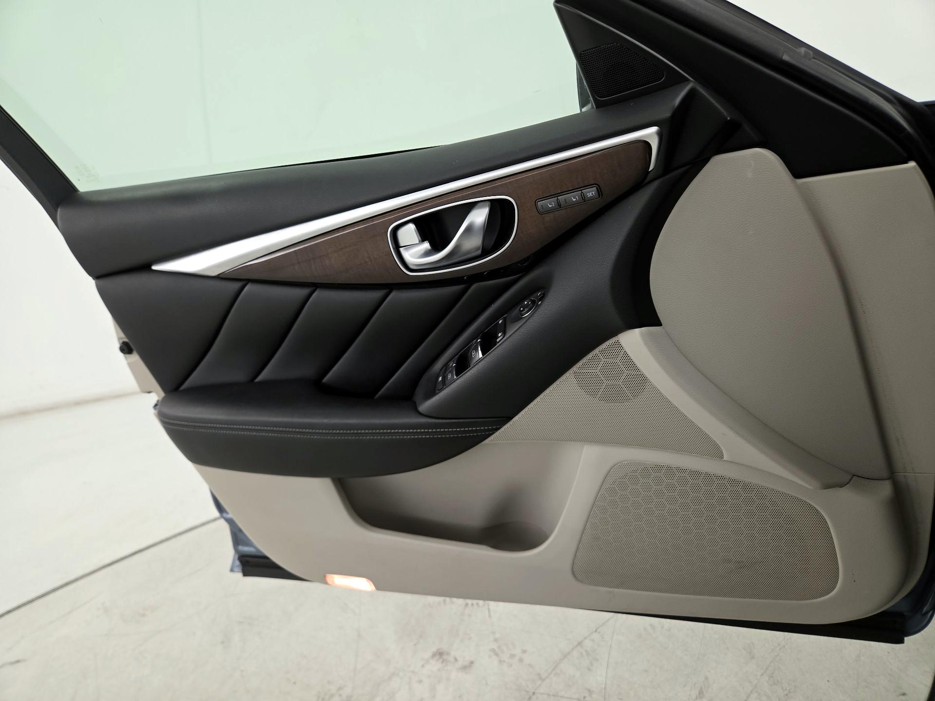 Thumbnail: 2015 INFINITI Q50 - 12