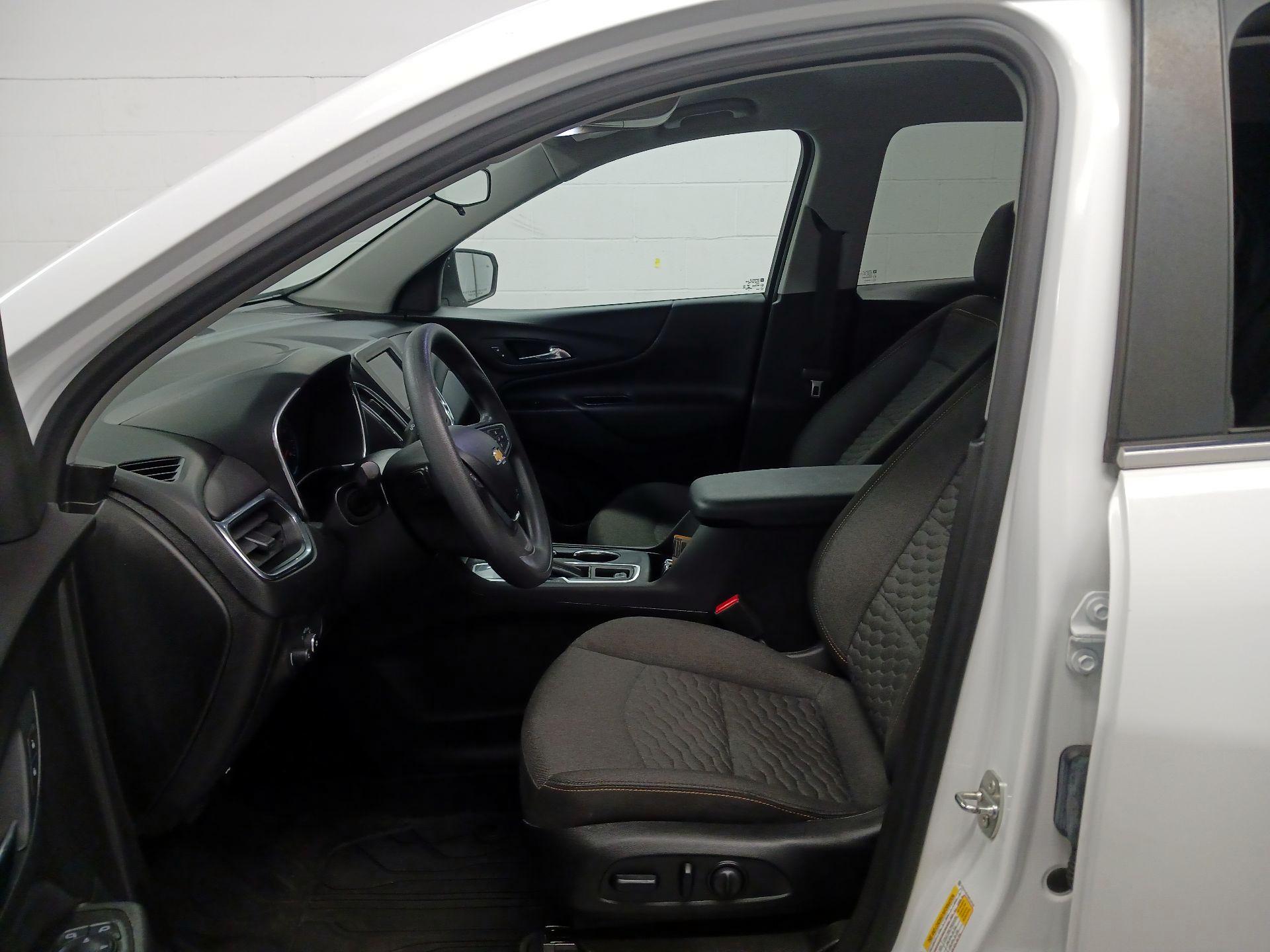 Thumbnail: 2021 Chevrolet Equinox - 9