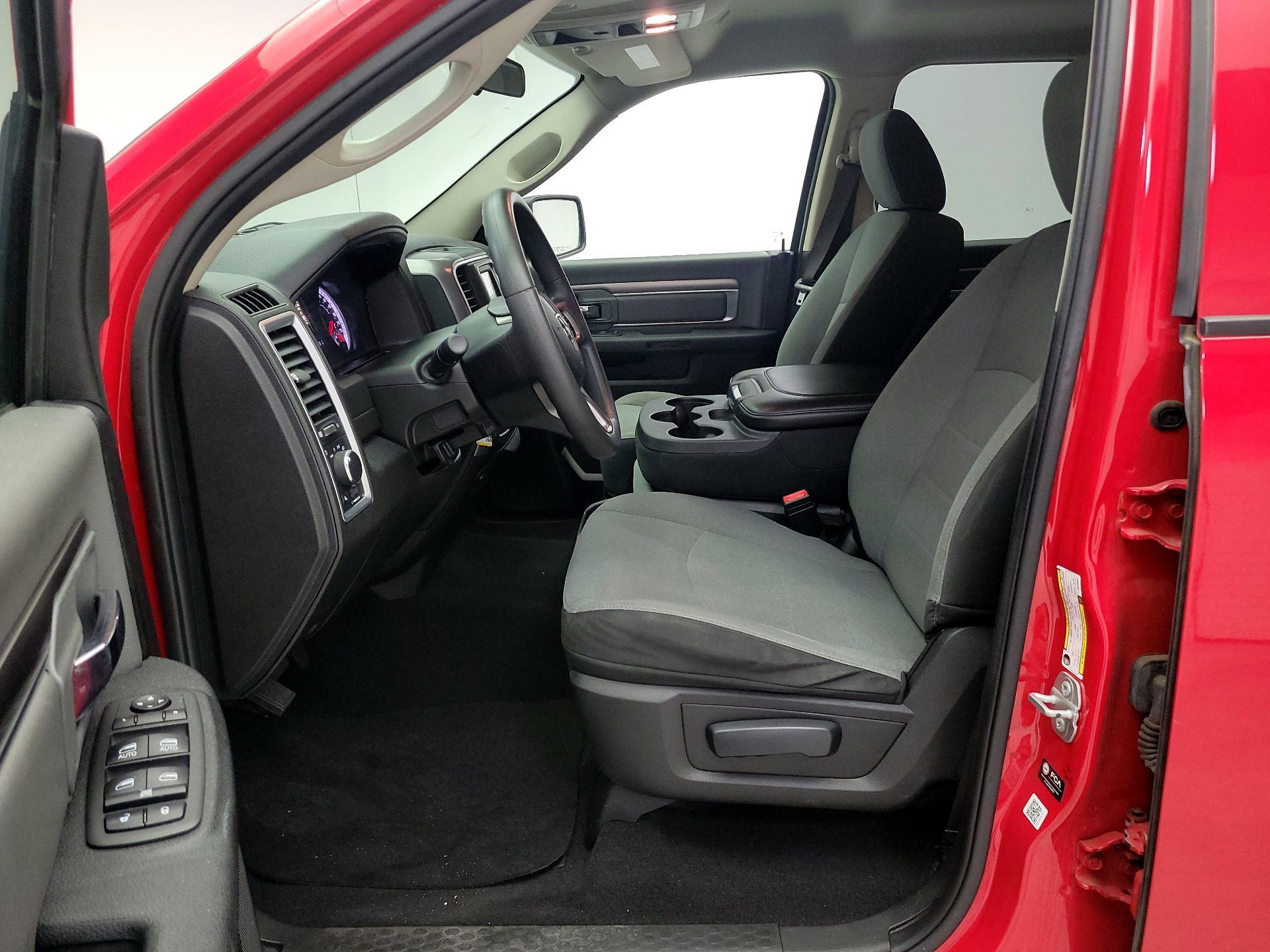 Thumbnail: 2022 RAM 1500 Classic - 9