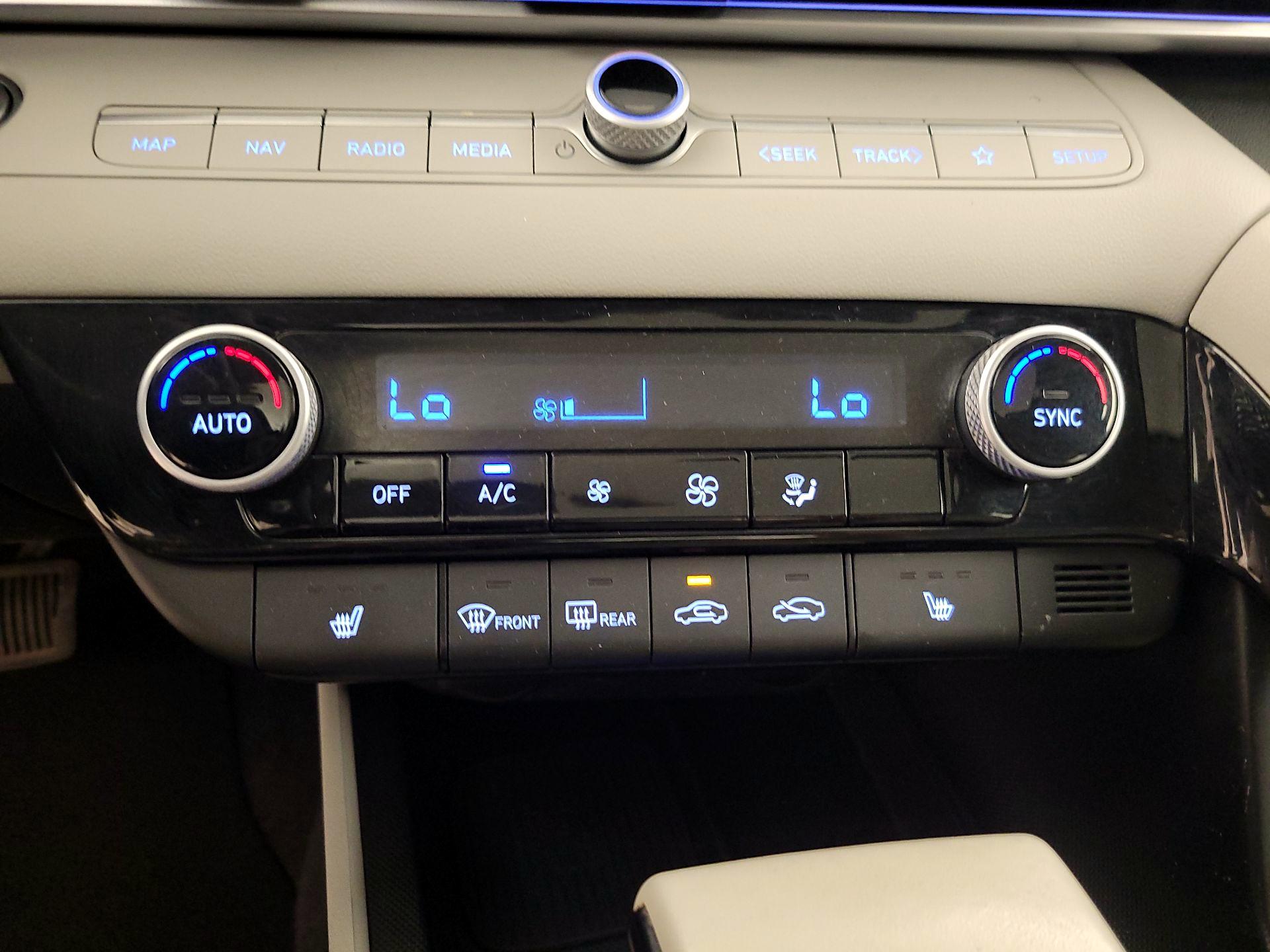 Thumbnail: 2024 Hyundai Elantra - 17