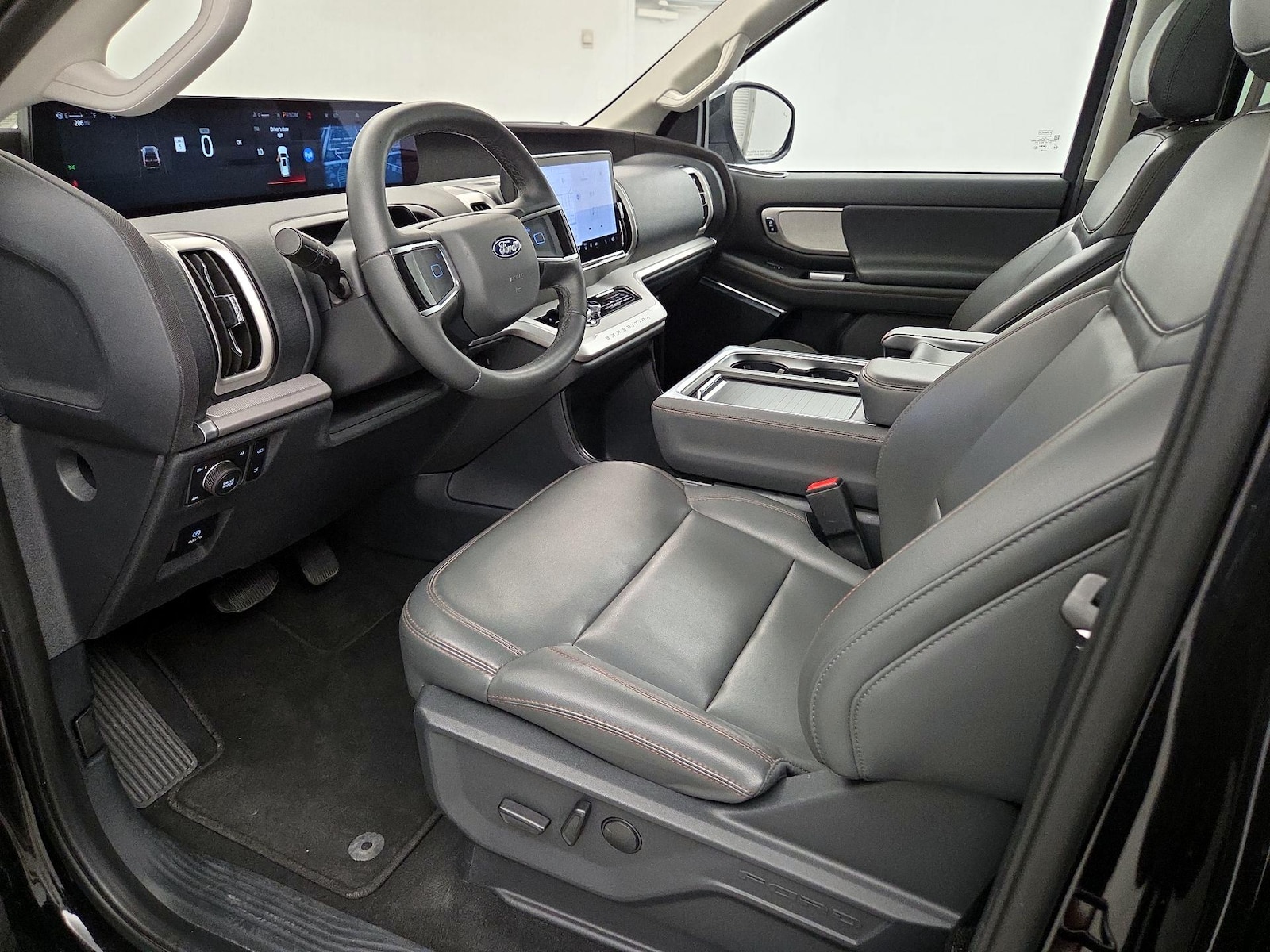 2025 Ford Expedition Active - Photo 12
