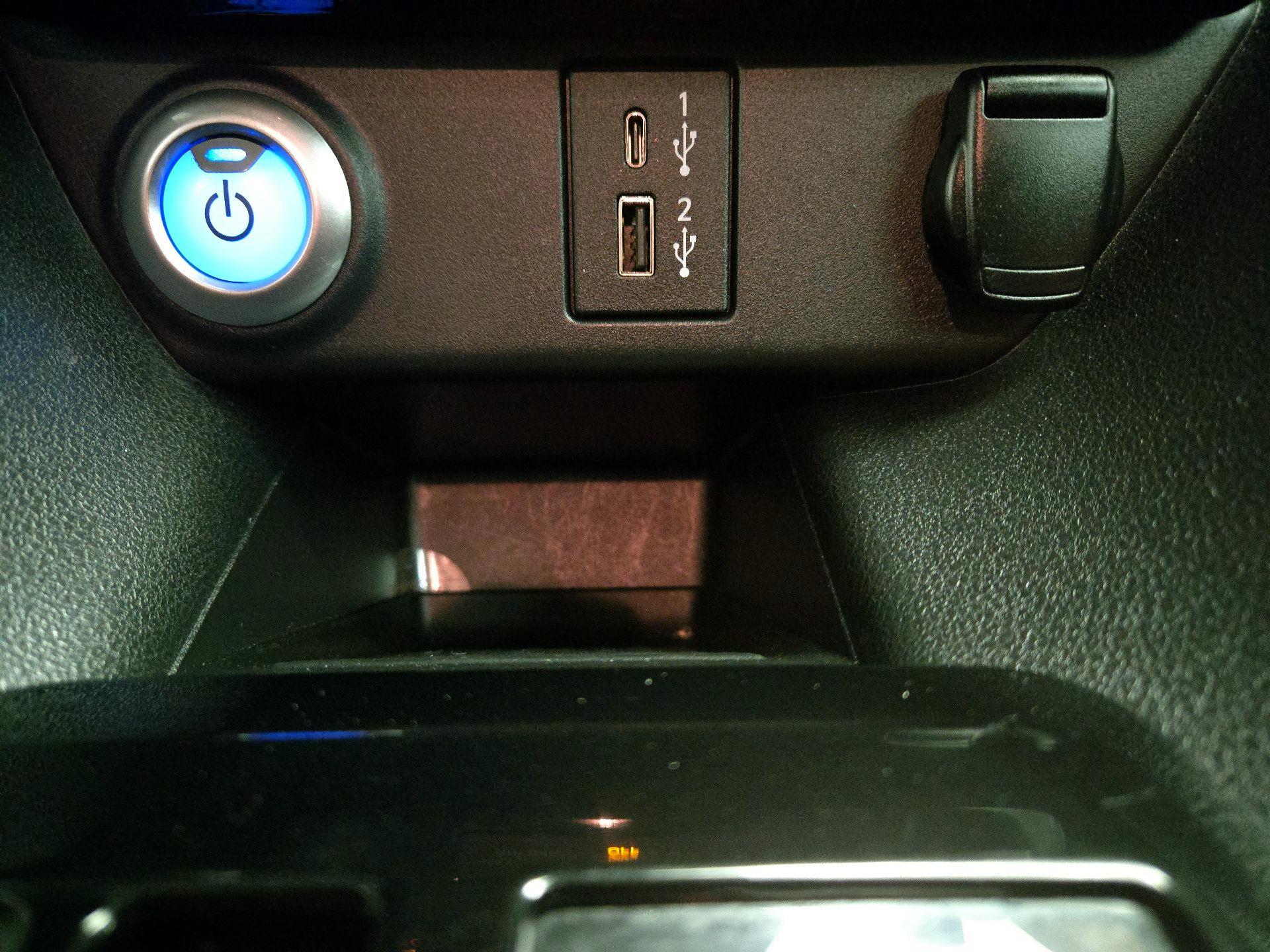 Thumbnail: 2020 Nissan Leaf - 17
