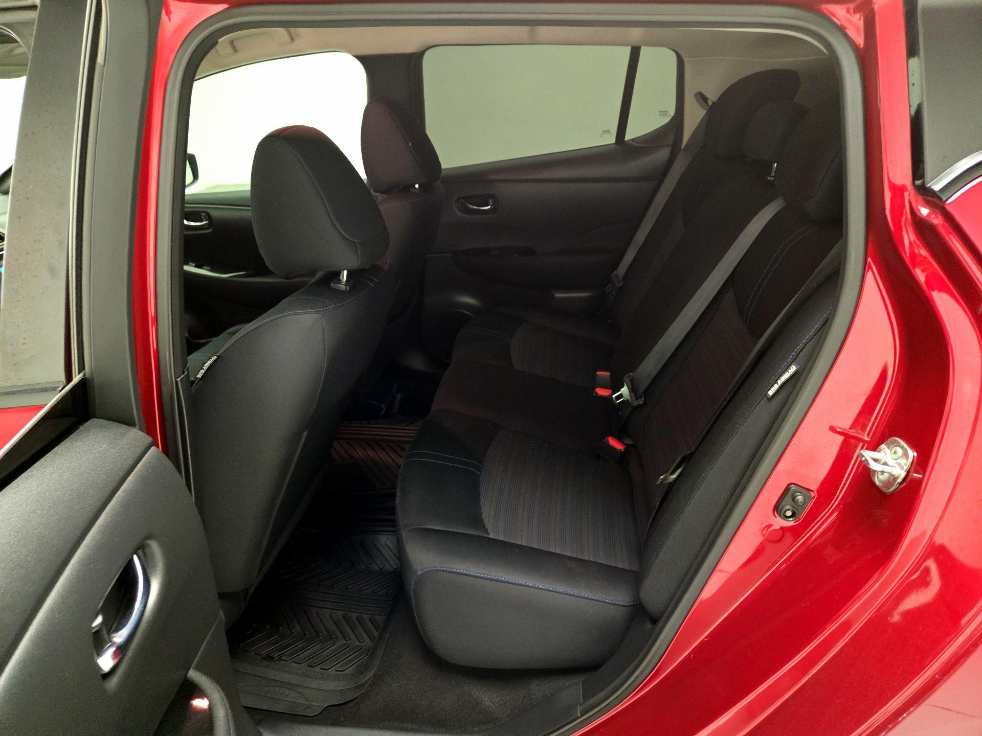 Thumbnail: 2020 Nissan Leaf - 18