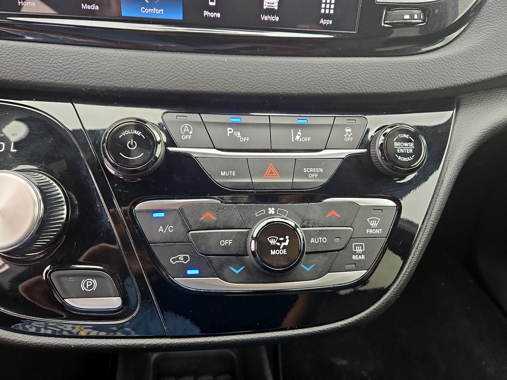 Thumbnail: 2025 Chrysler Pacifica - 16