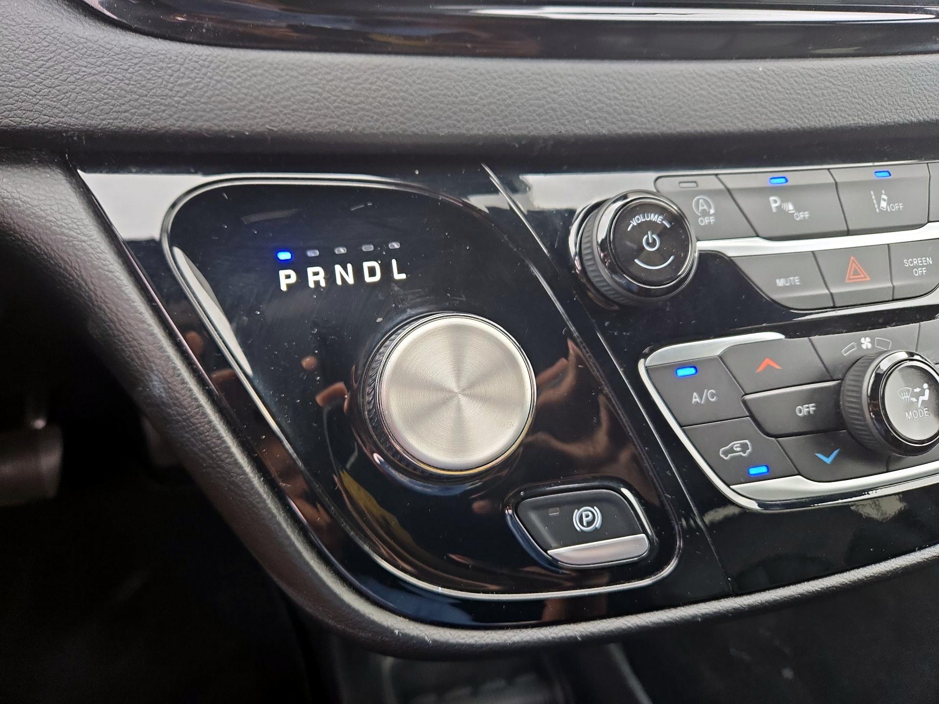 Thumbnail: 2025 Chrysler Pacifica - 17