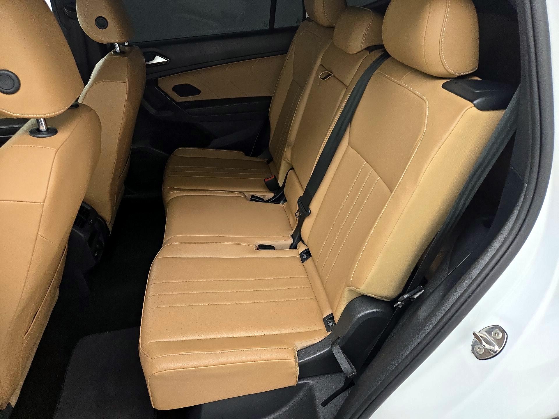 Thumbnail: 2022 Volkswagen Tiguan - 19
