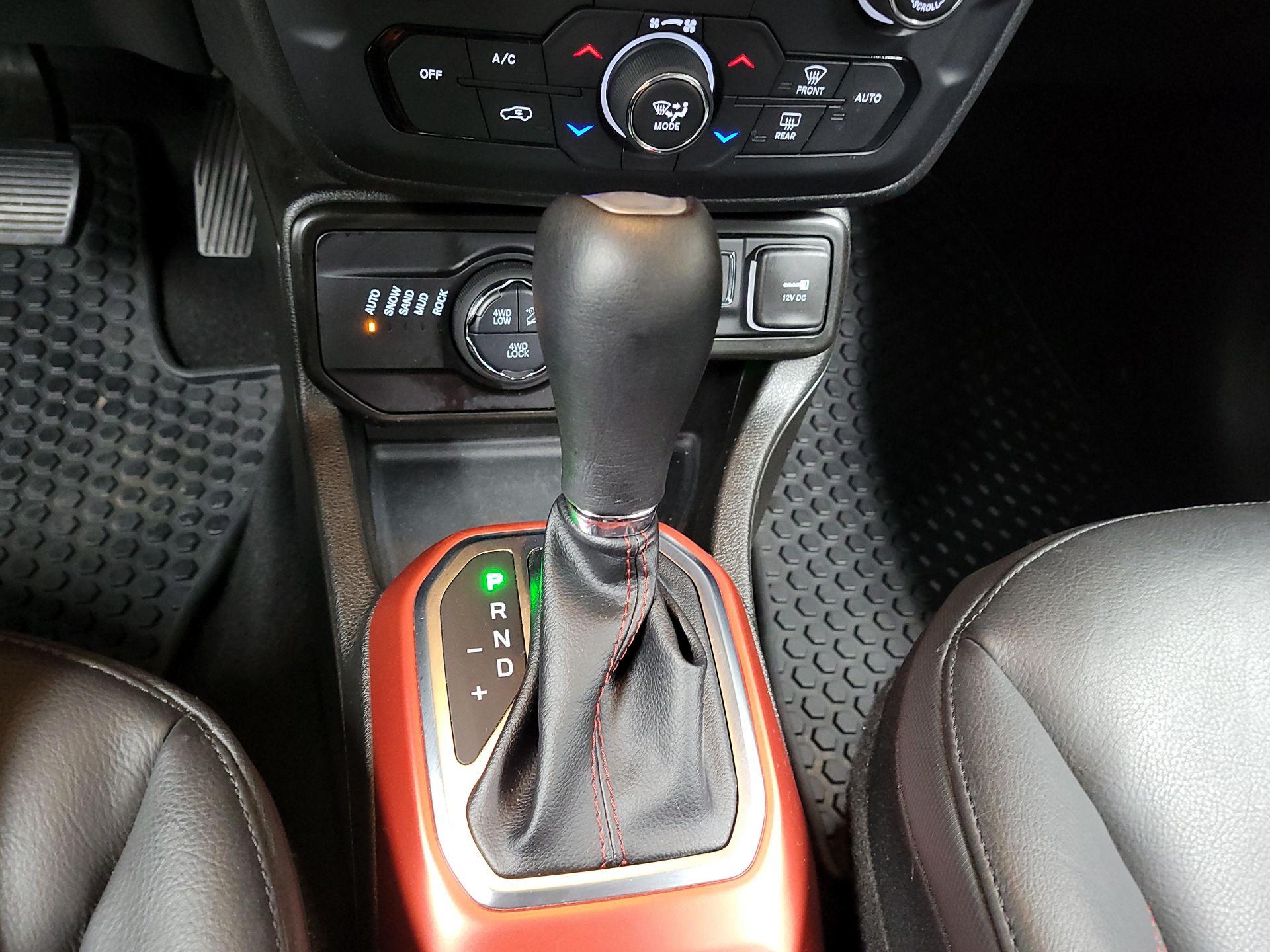 Thumbnail: 2022 Jeep Renegade - 14