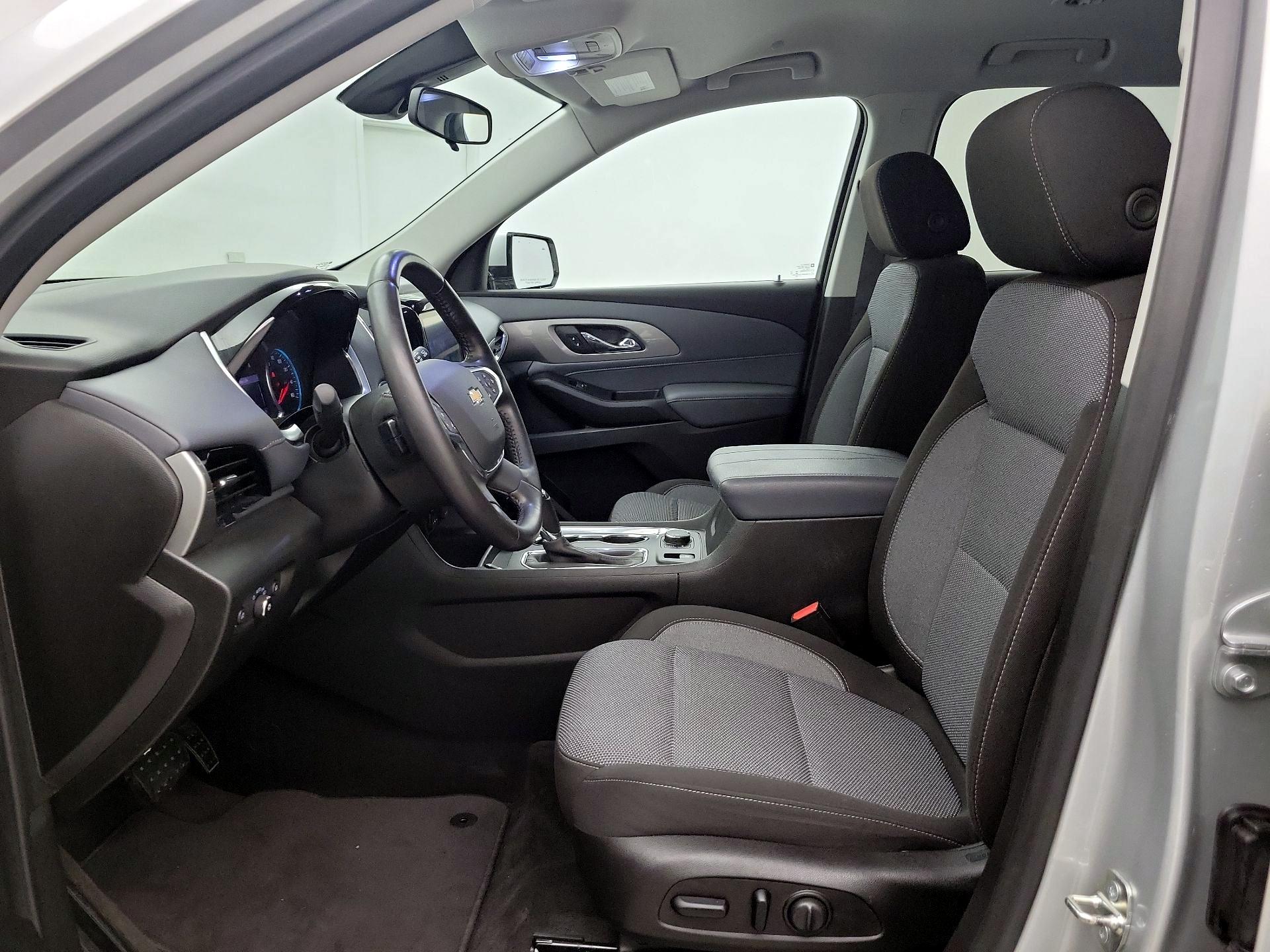 Thumbnail: 2020 Chevrolet Traverse - 11