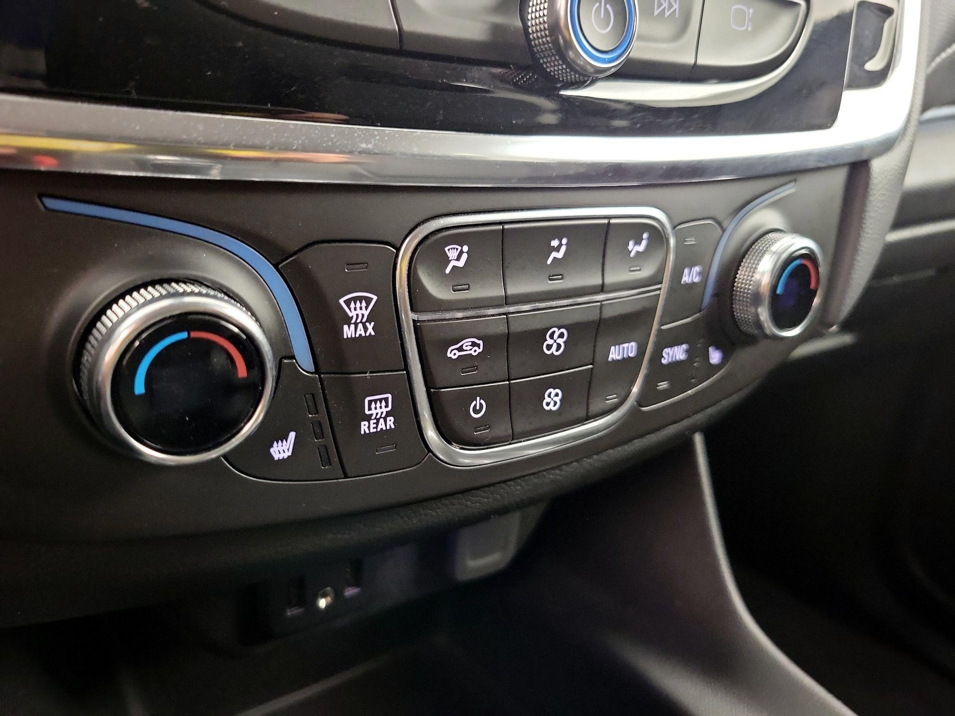 Thumbnail: 2020 Chevrolet Traverse - 16
