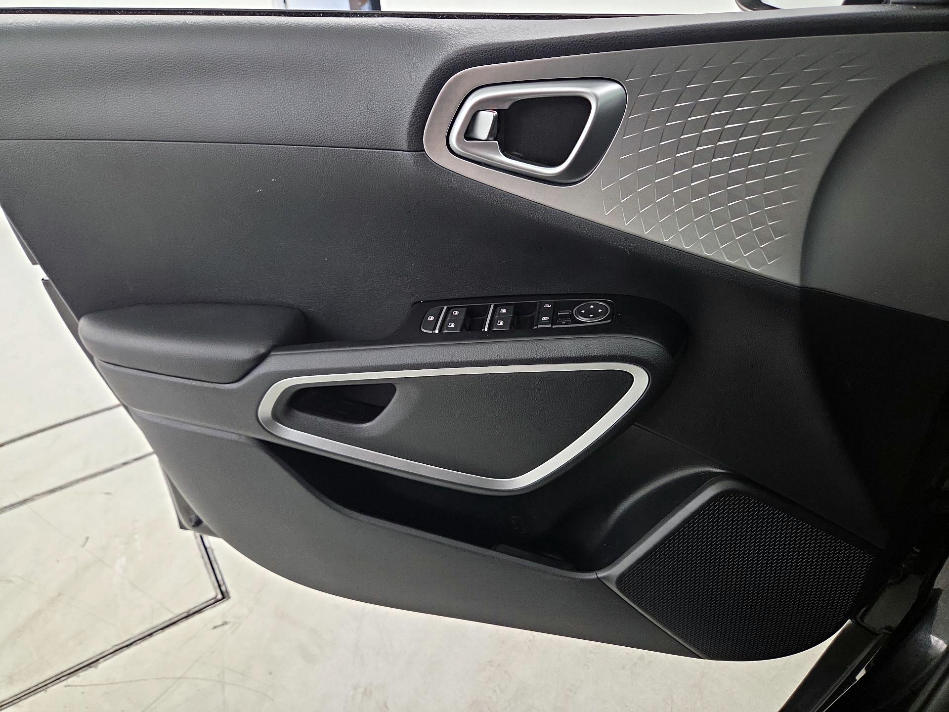 Thumbnail: 2020 Kia Soul - 12