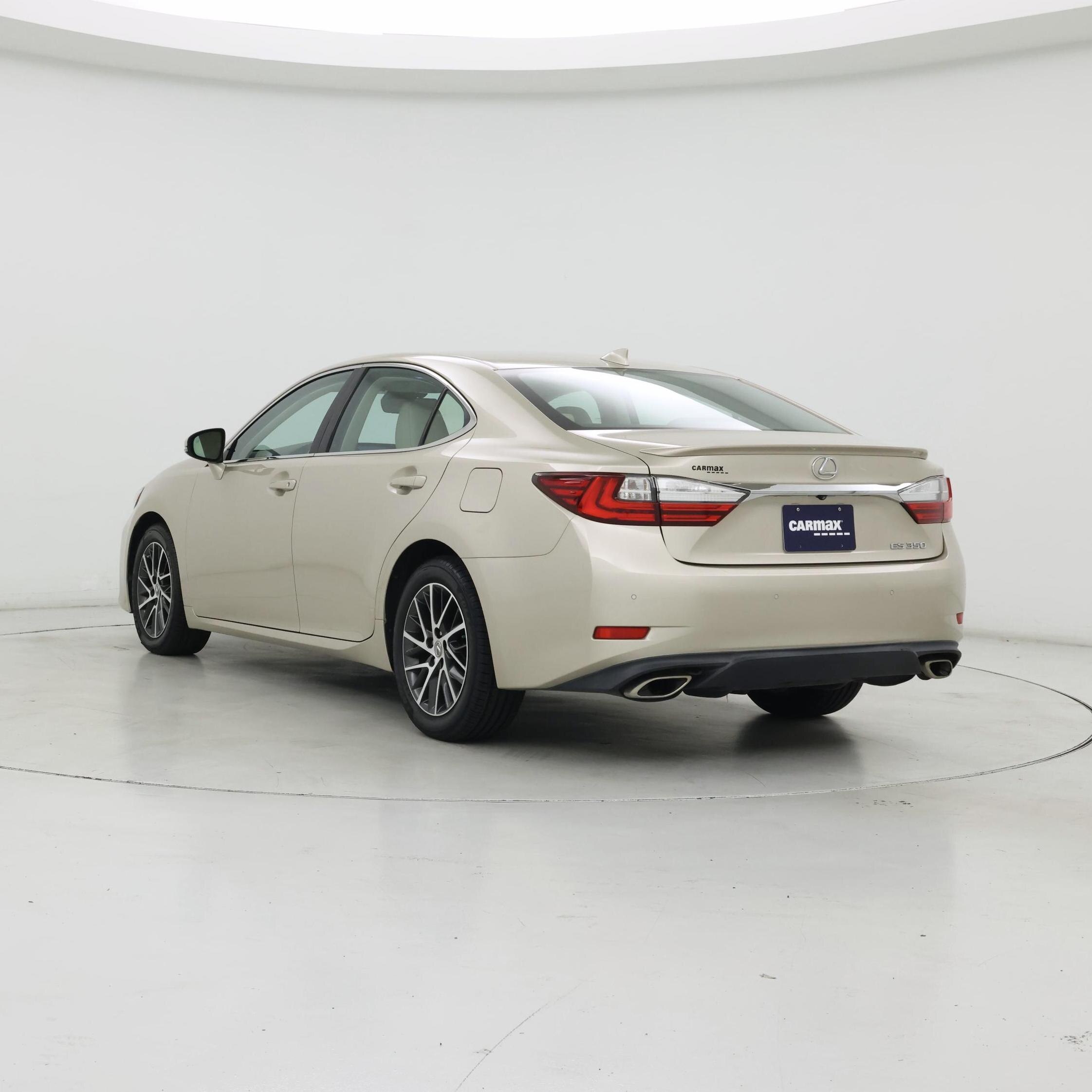 Thumbnail: 2017 Lexus ES - 2
