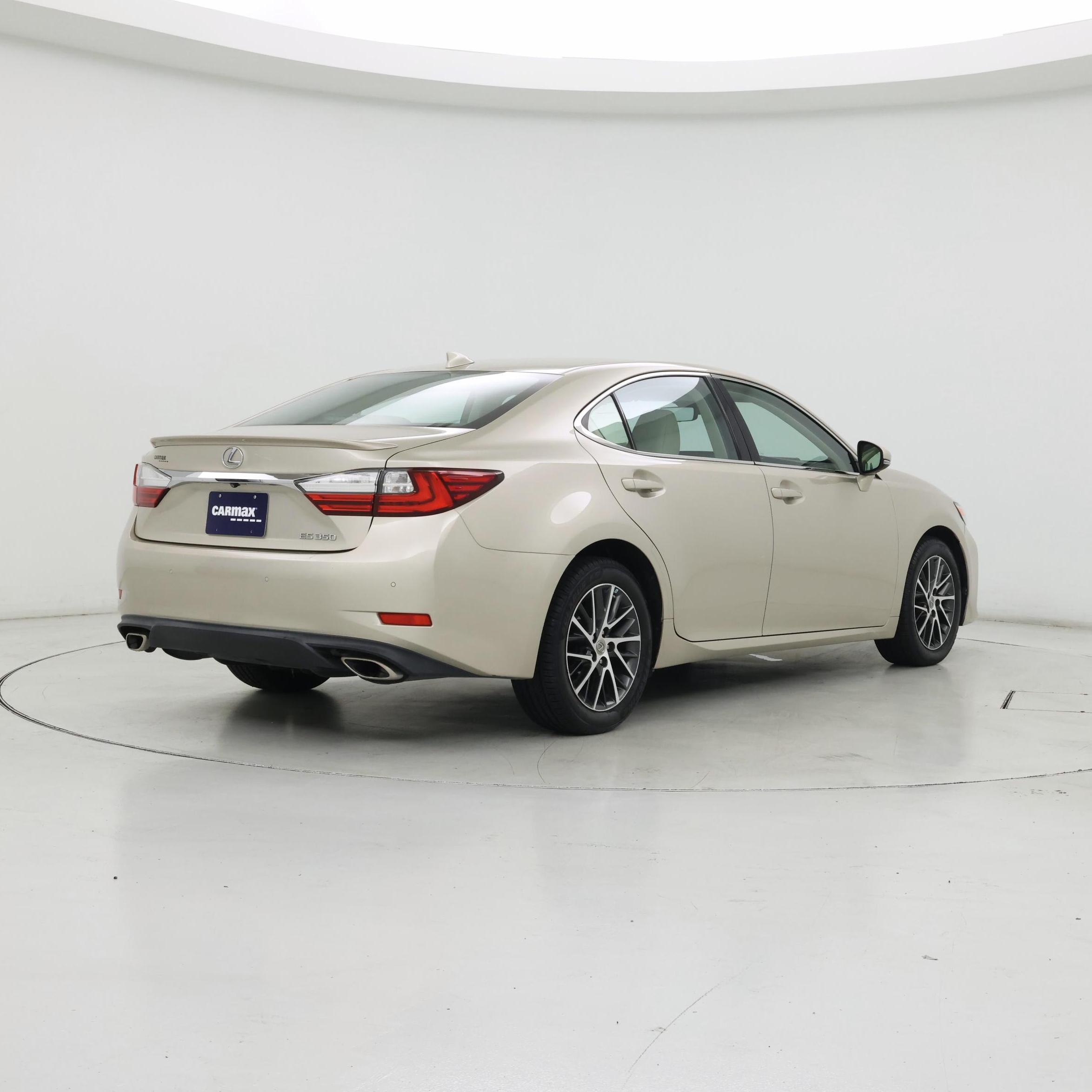 Thumbnail: 2017 Lexus ES - 8