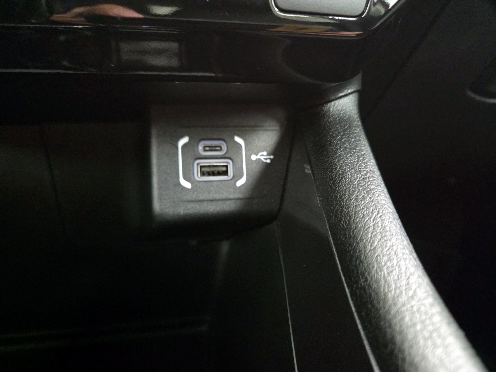 2022 Jeep Compass Latitude Lux - Photo 19