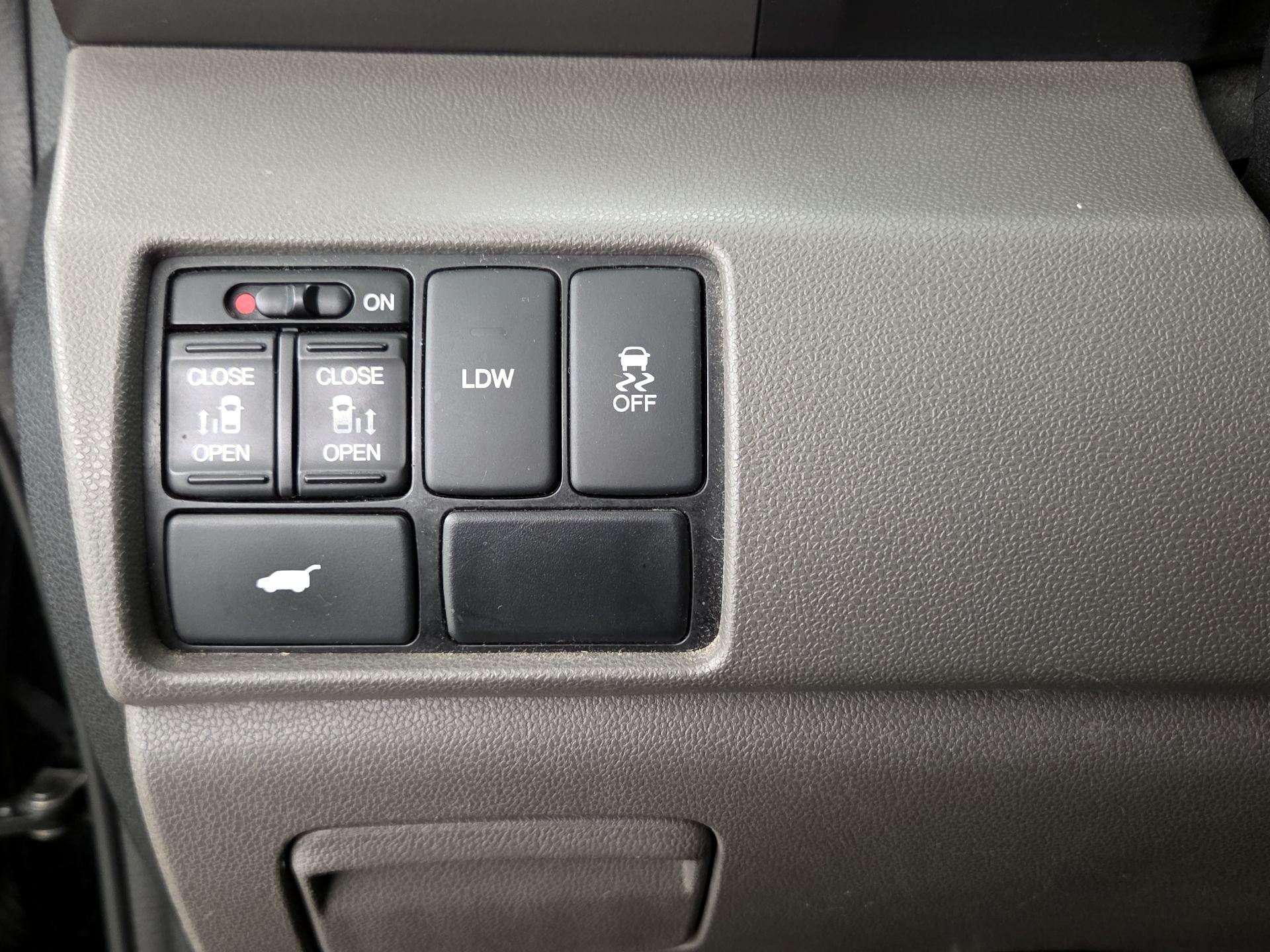 Thumbnail: 2014 Honda Odyssey - 13