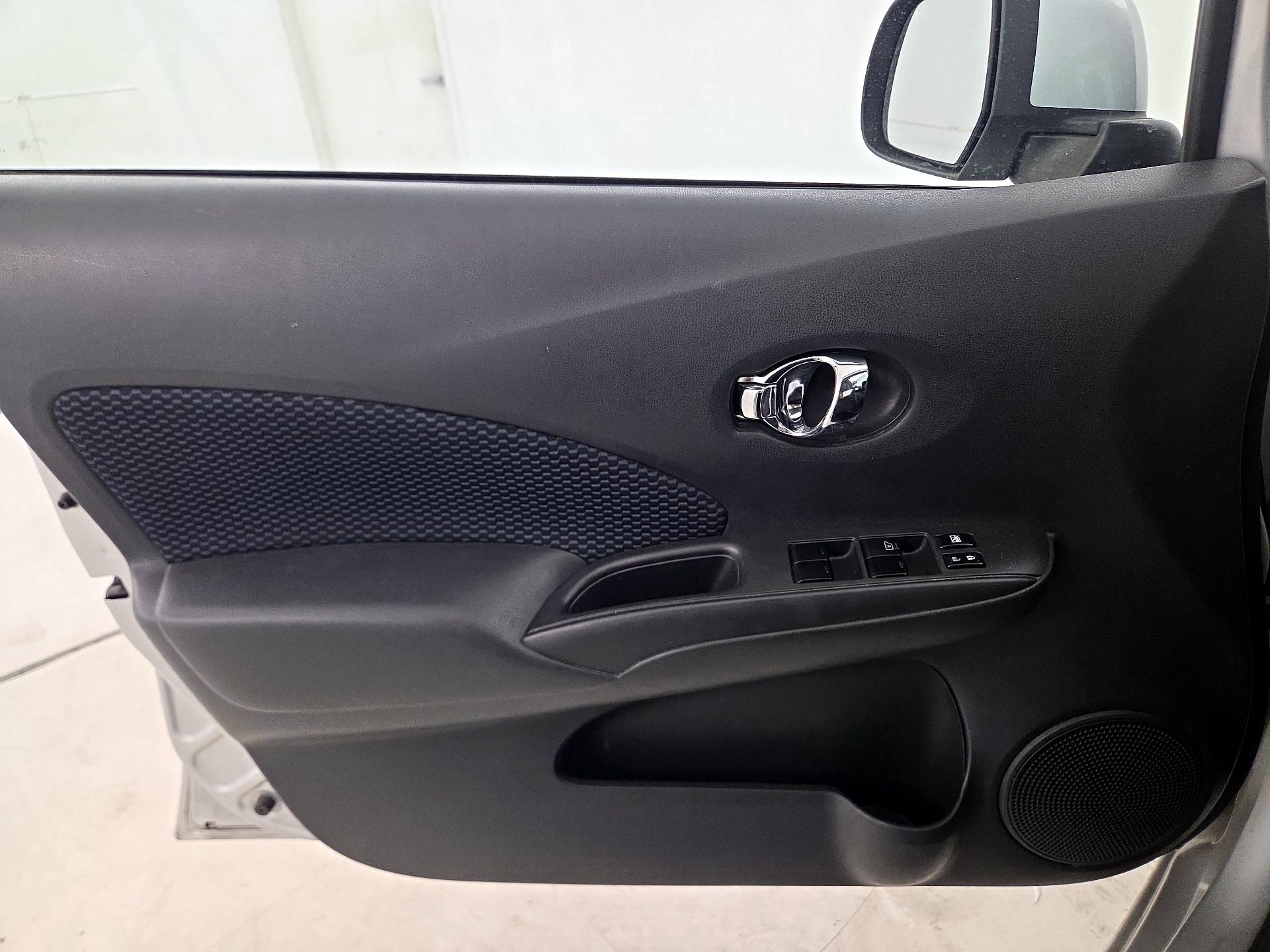 Thumbnail: 2014 Nissan Versa Note - 12