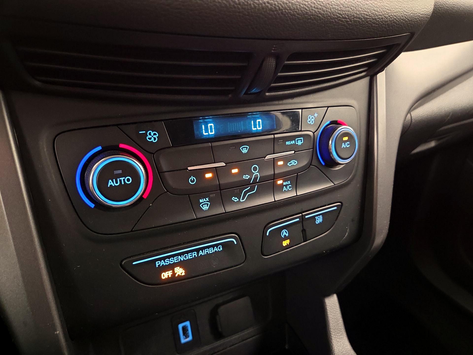 Thumbnail: 2017 Ford Escape - 16