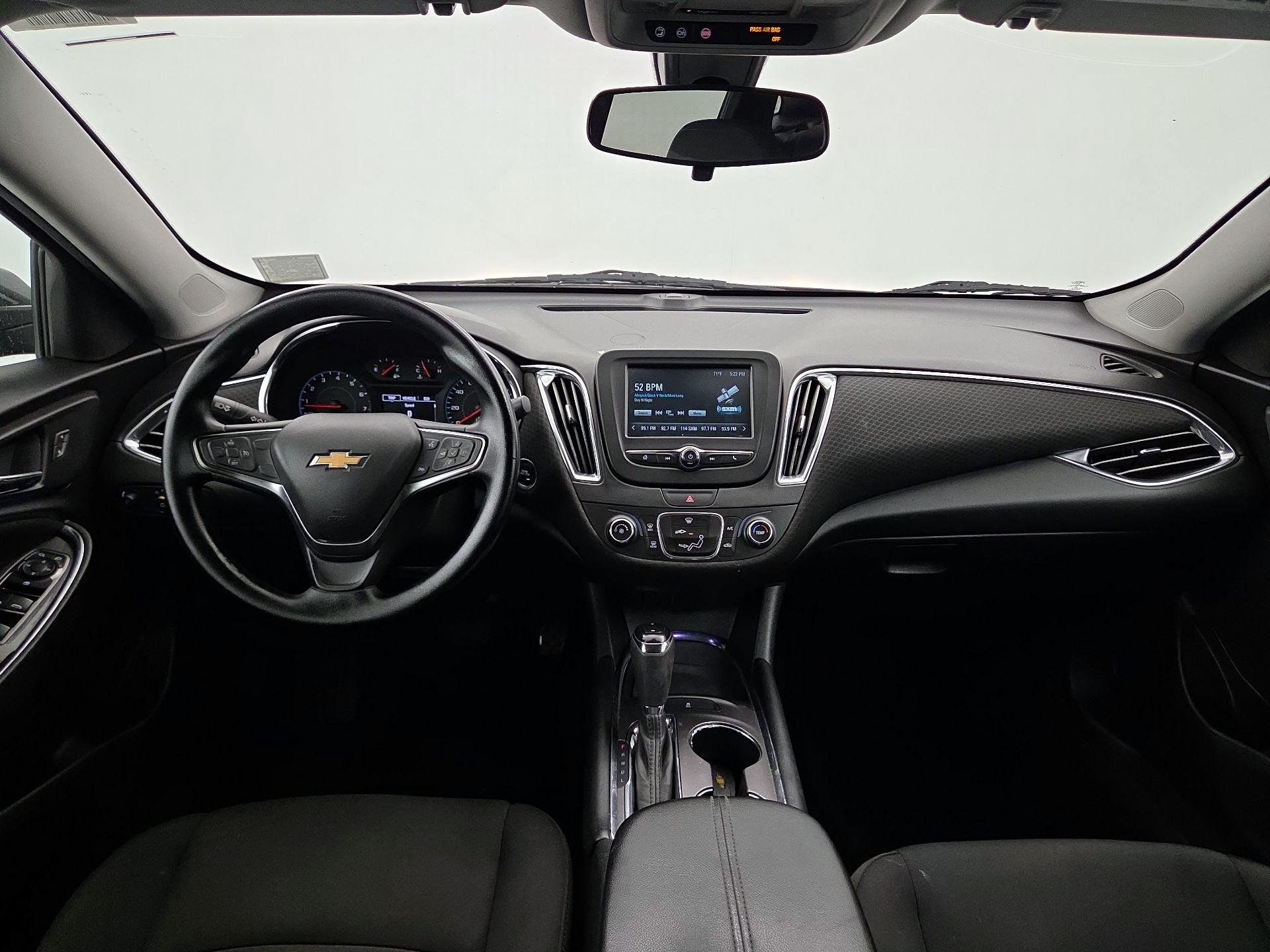 Thumbnail: 2018 Chevrolet Malibu - 9