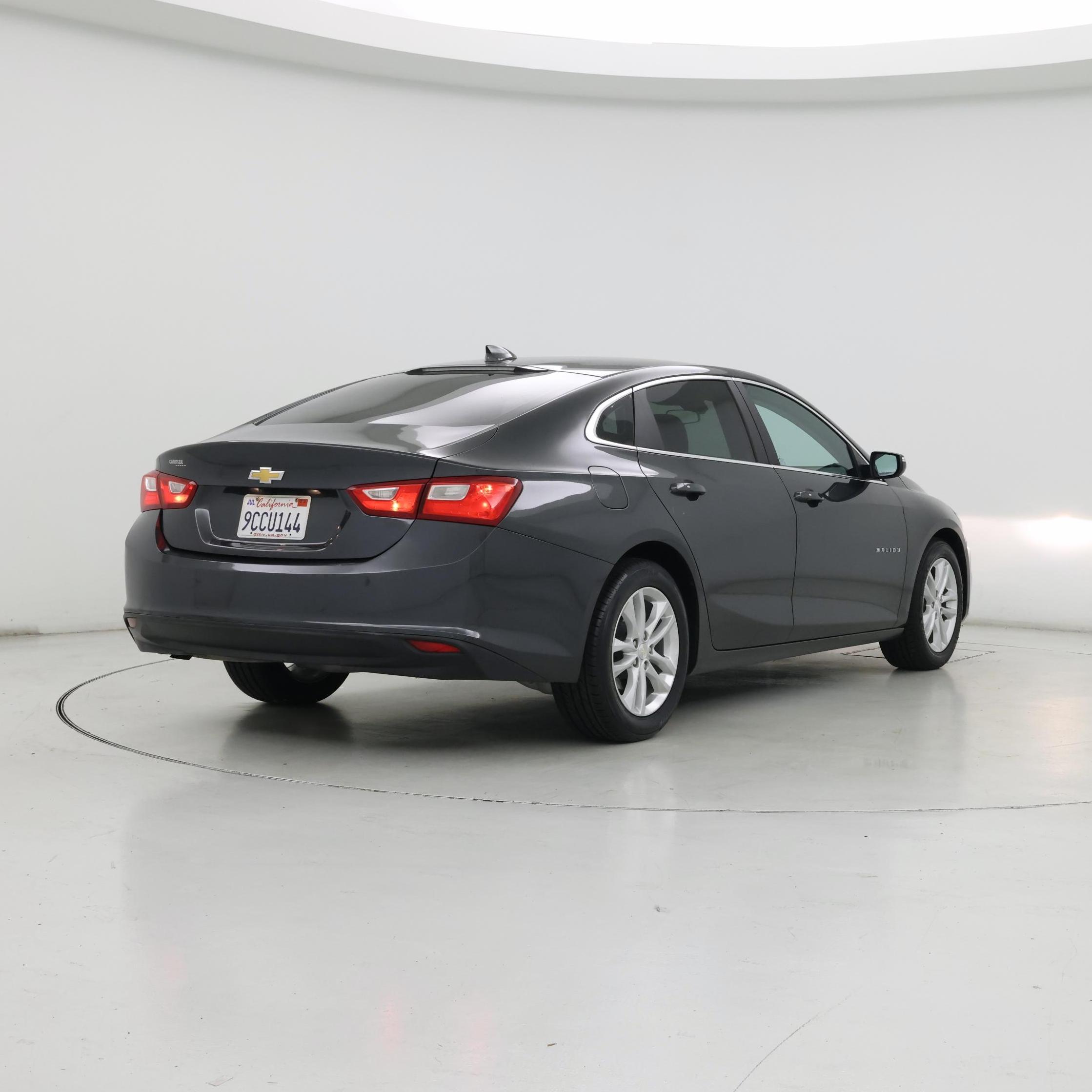 Thumbnail: 2018 Chevrolet Malibu - 8
