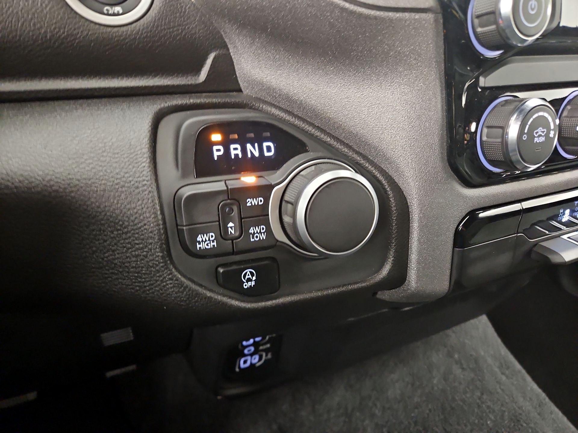 Thumbnail: 2025 RAM 1500 - 17
