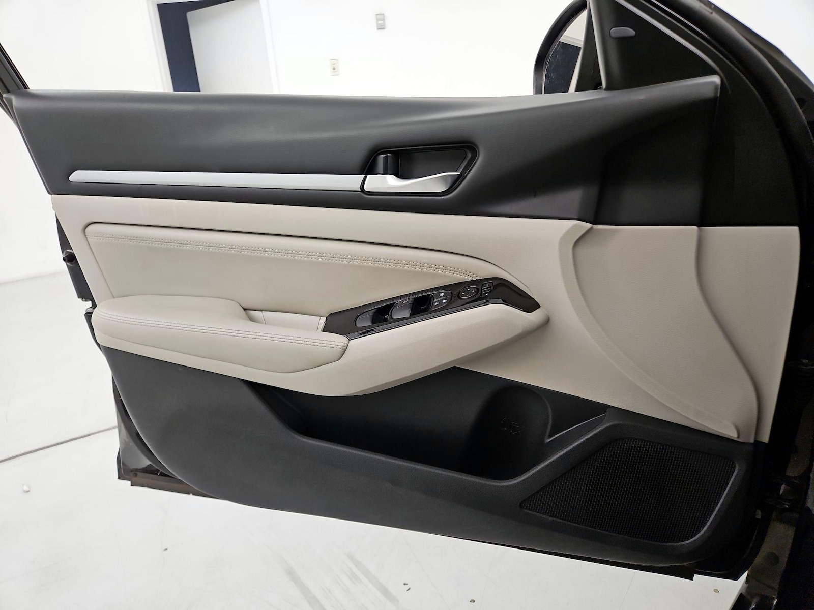 2023 Nissan Altima SL - Photo 13